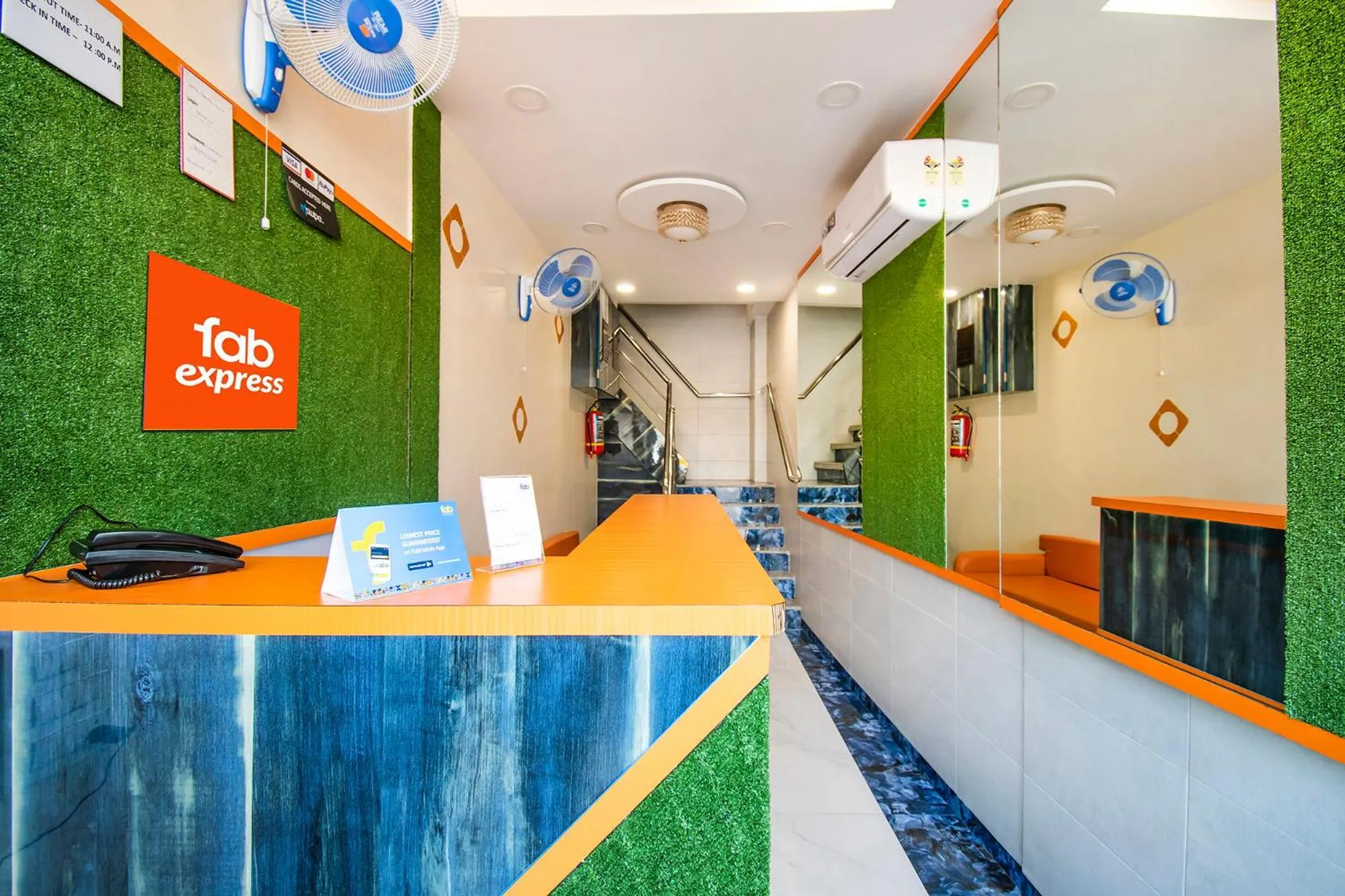 Lobby or reception in FabExpress Orange Suites - Nr Mumbai International Airport
