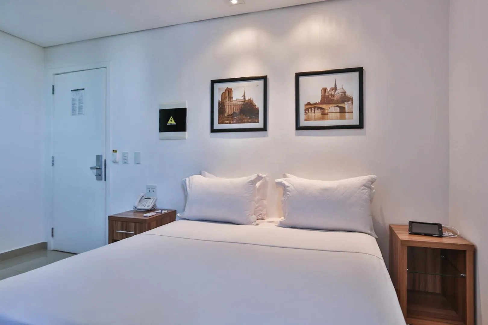 Bed in MG Flats & Residence