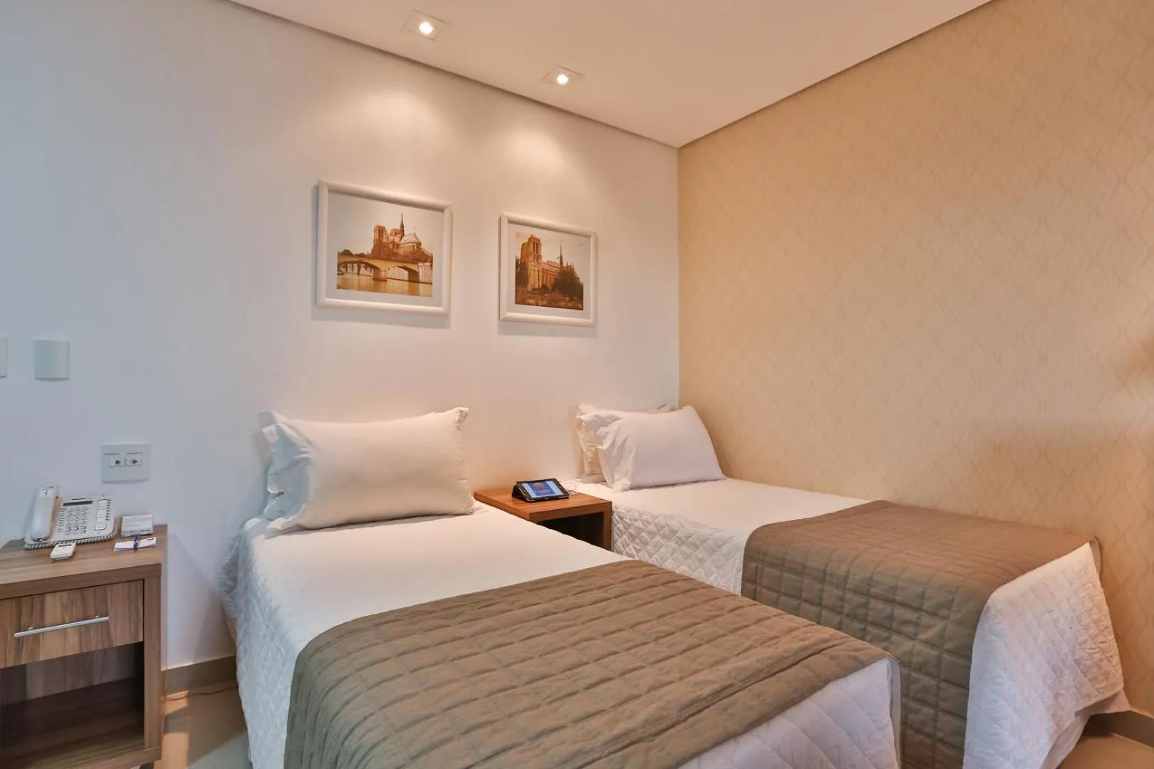 Bed in MG Flats & Residence