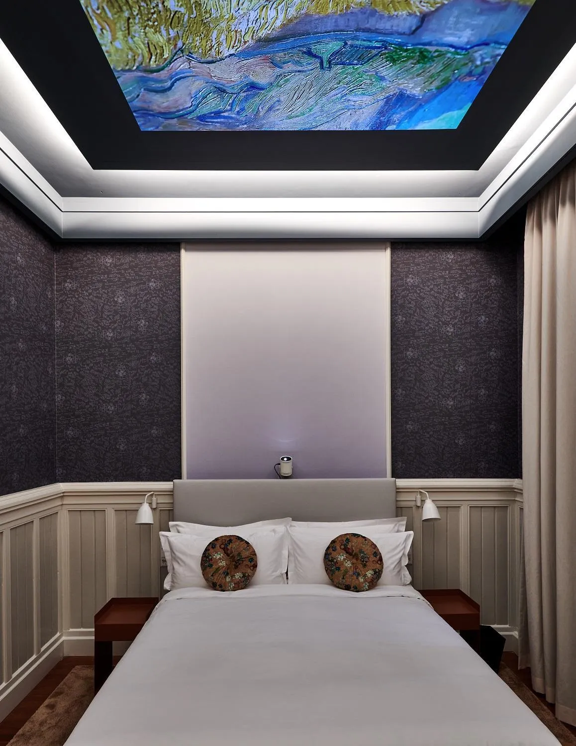 Bed in De L’Europe Amsterdam – The Leading Hotels of the World