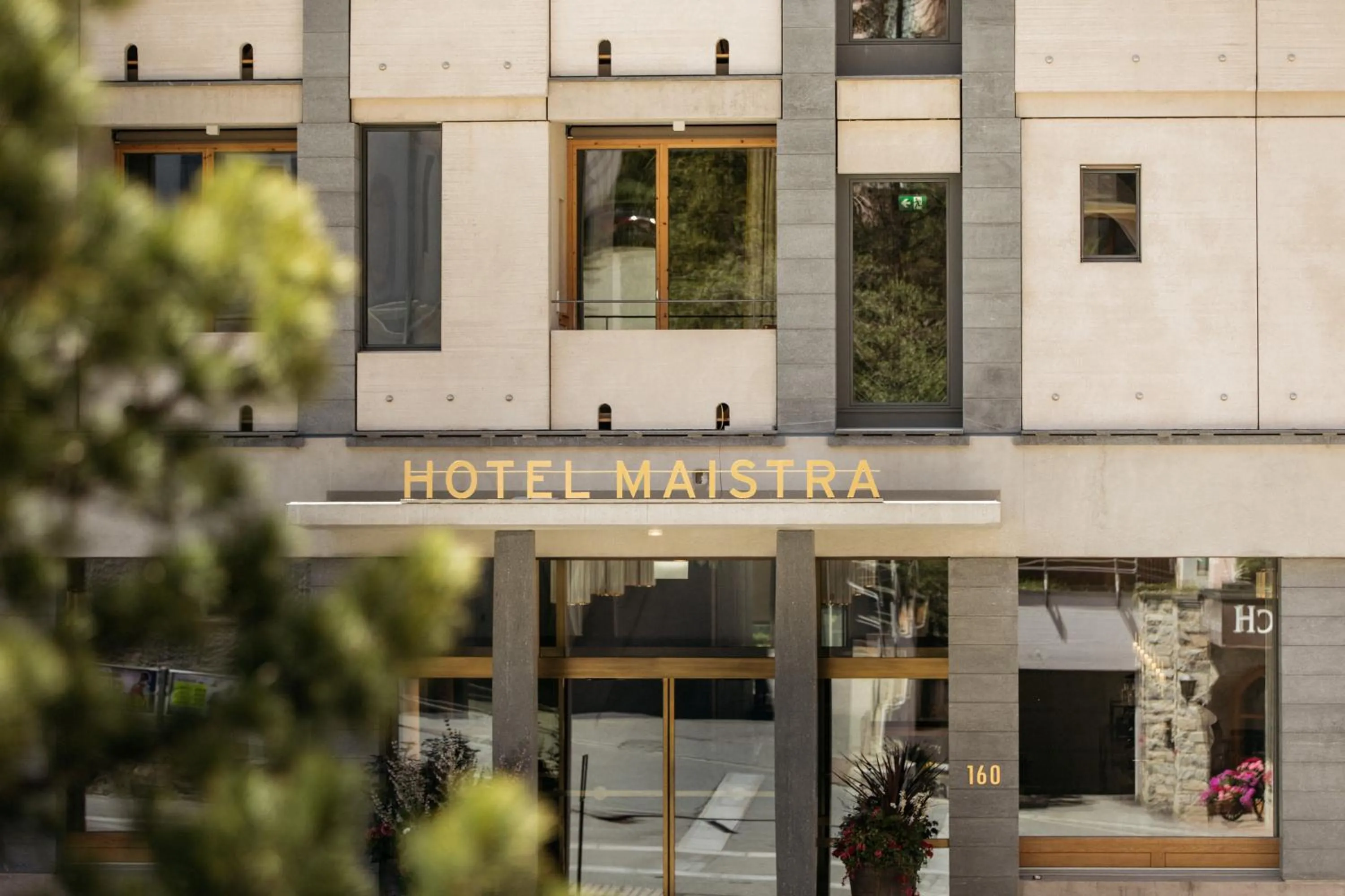 Property building in Hotel Maistra 160