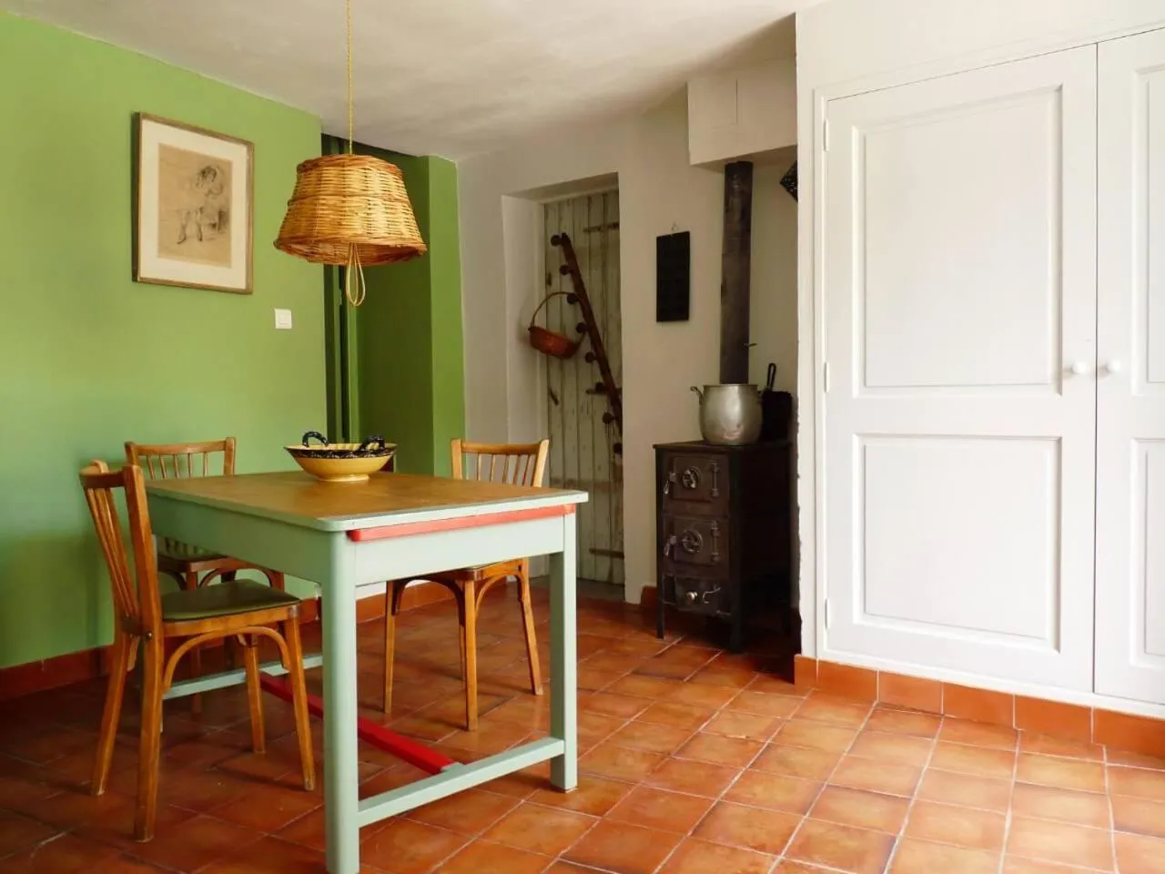 Chez Paula, spacieux gîte provençal au cœur d'un vignoble bio