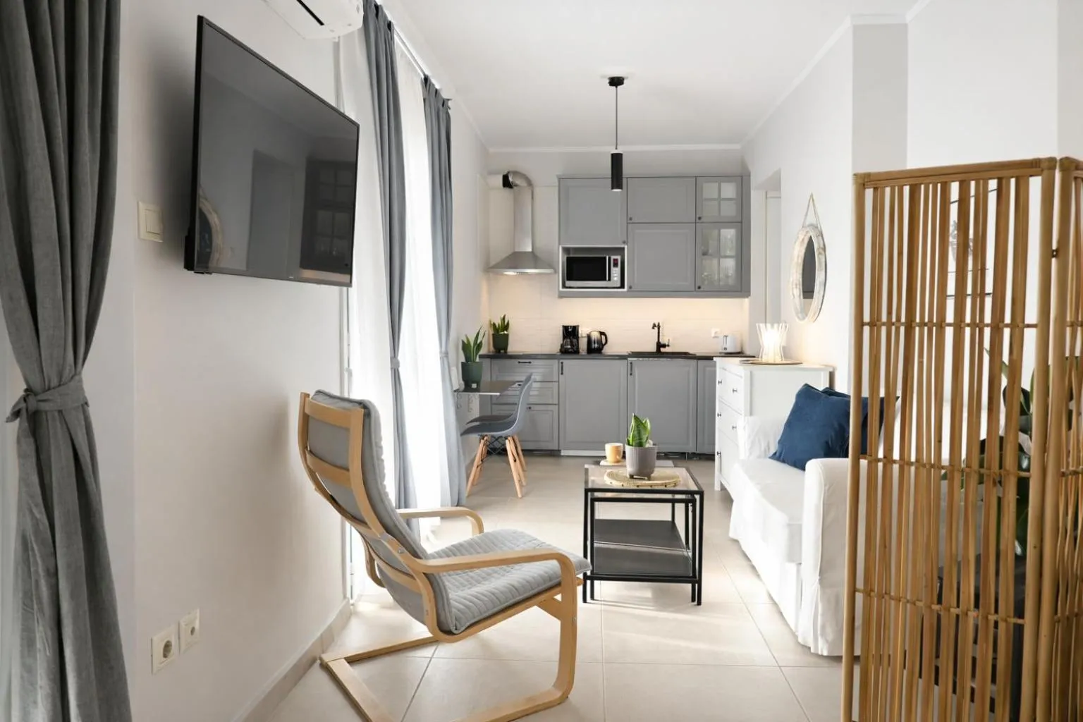 Nueva era @ Athens heart , Romvis apartments