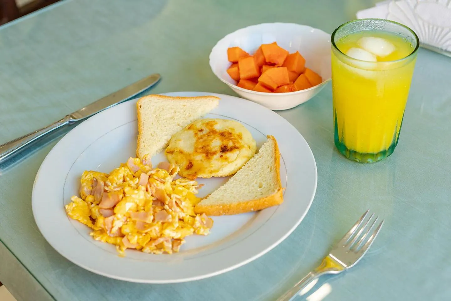 Breakfast in Ayenda Elyamar V