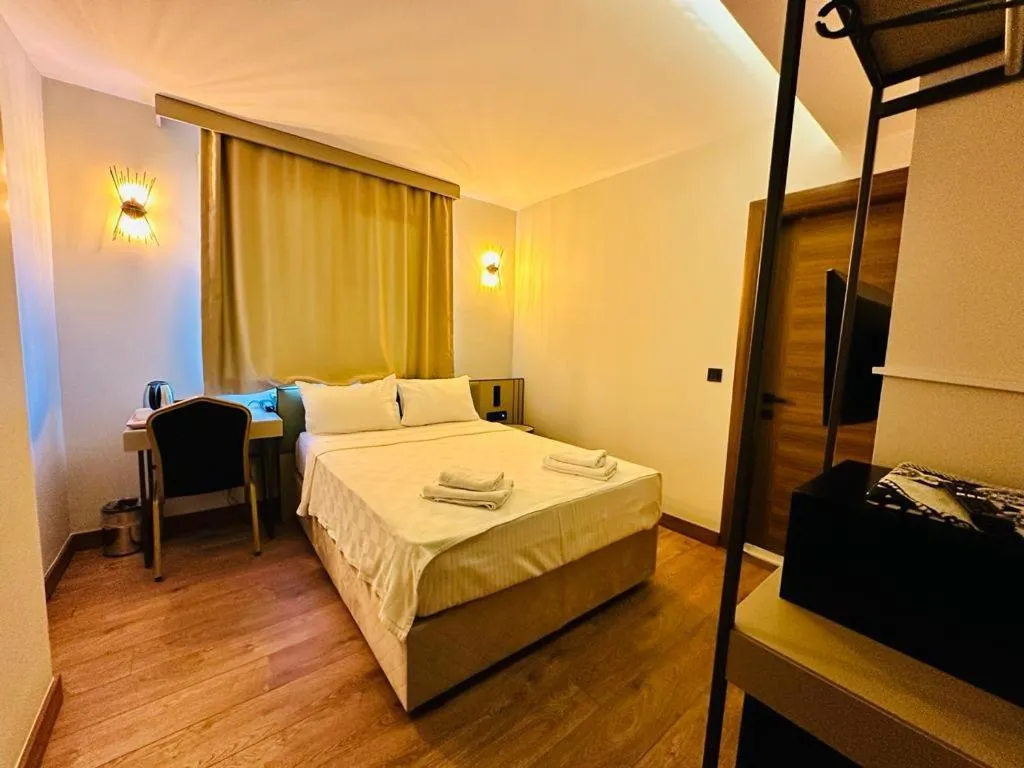 Bed in Nice Royal Cıty