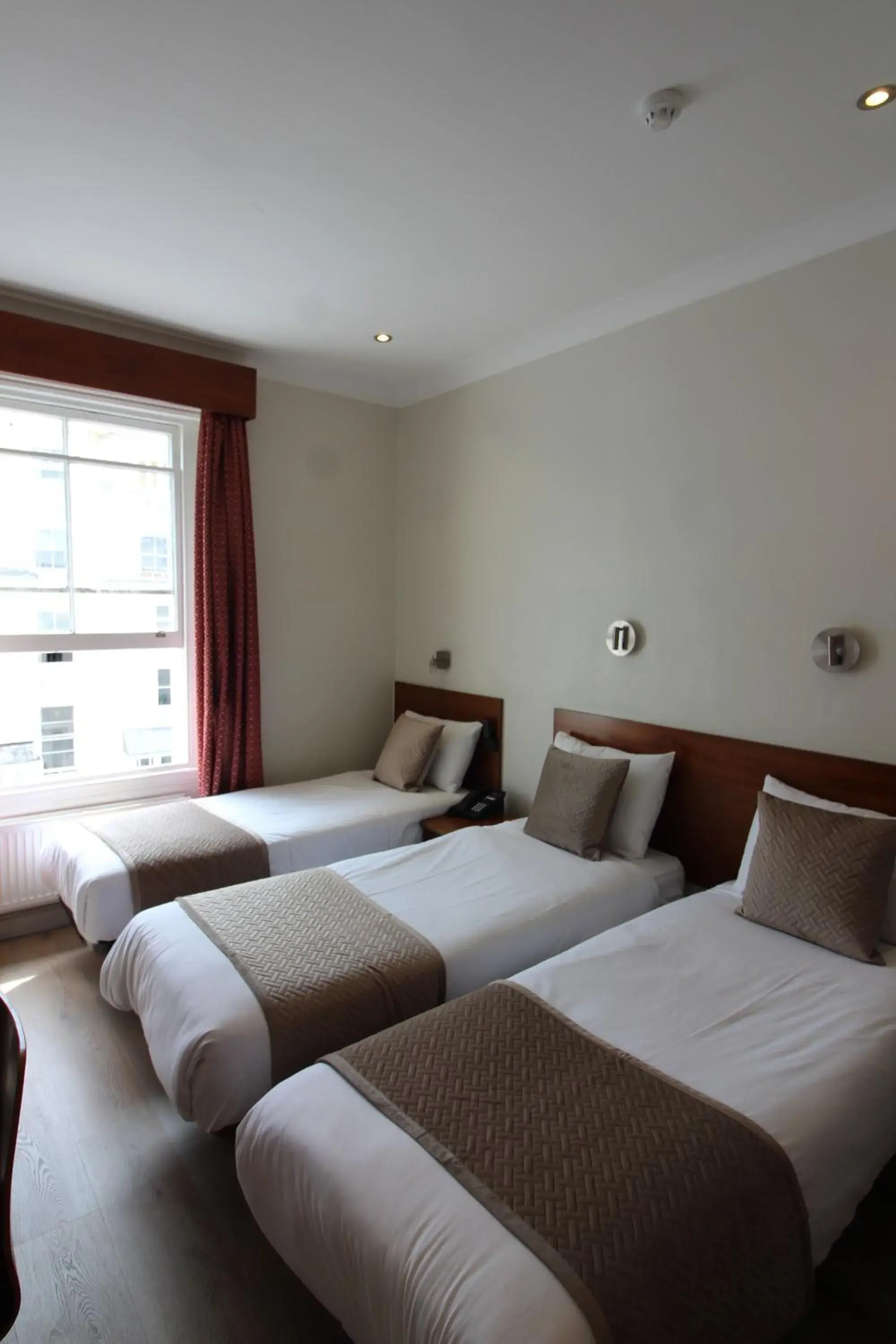 Photo of the whole room, Bed in Wedgewood Hotel Photo of the whole room, Bed in Wedgewood Hotel