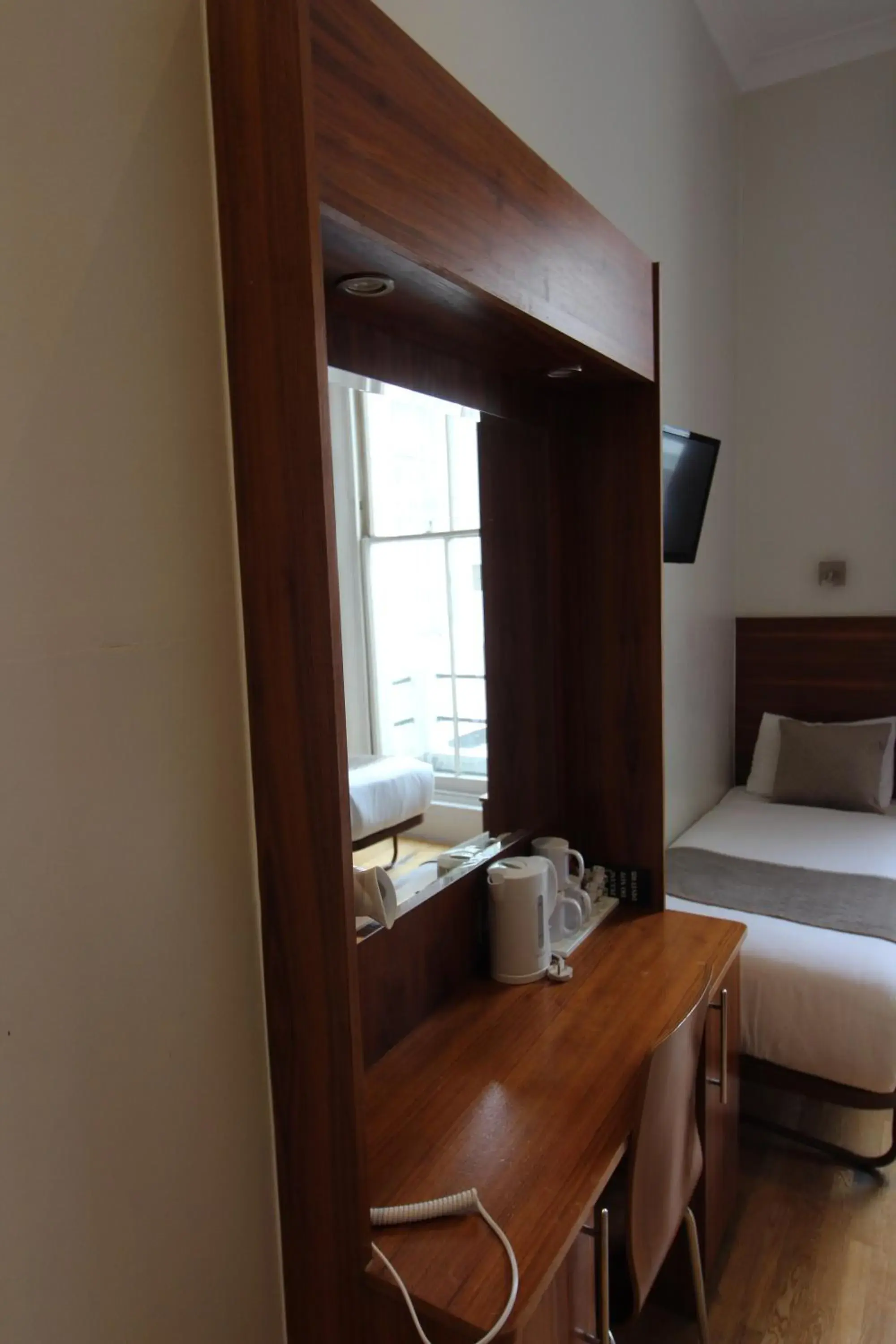 Bed in Wedgewood Hotel Bed in Wedgewood Hotel