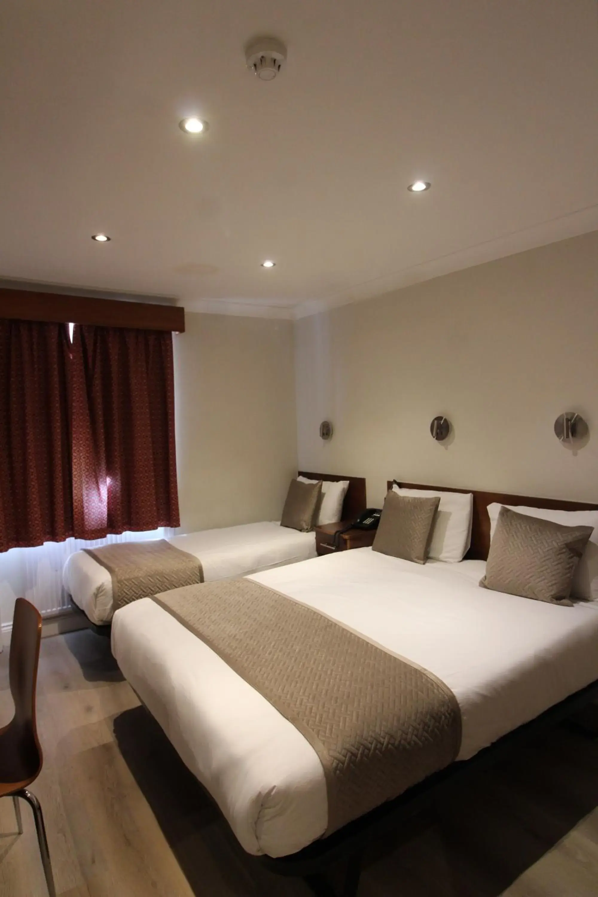 Photo of the whole room, Bed in Wedgewood Hotel Photo of the whole room, Bed in Wedgewood Hotel