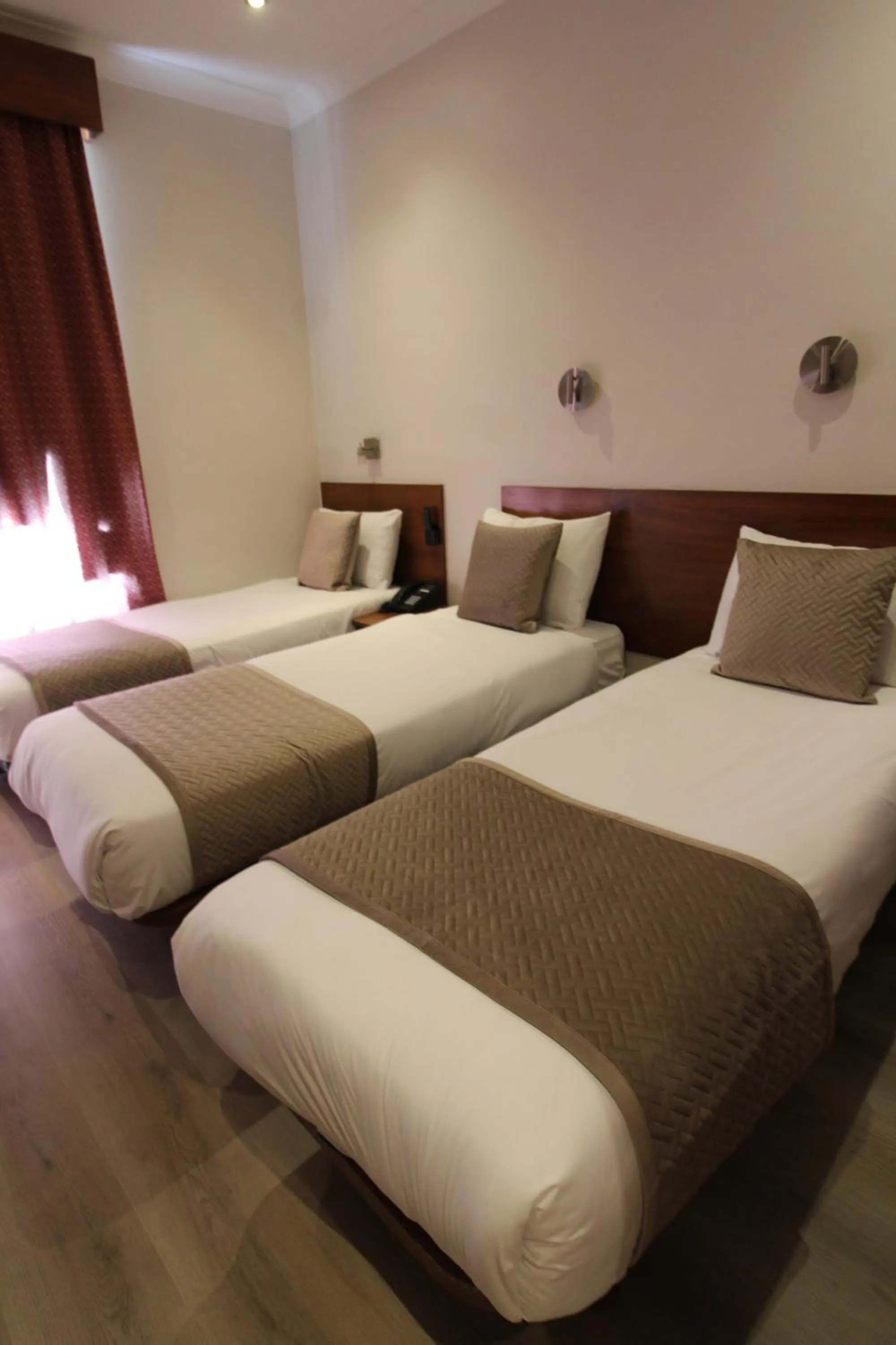 Bed in Wedgewood Hotel