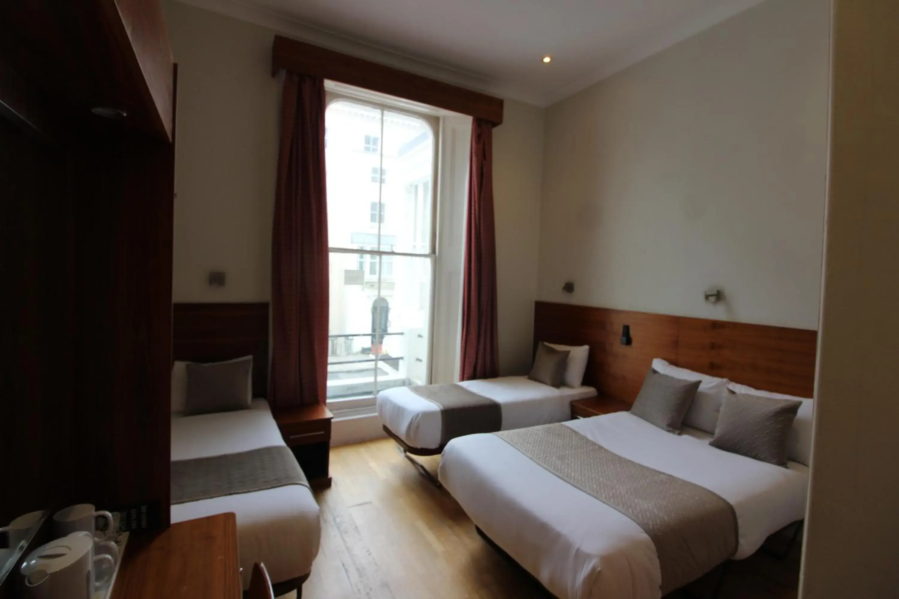 Bed in Wedgewood Hotel Bed in Wedgewood Hotel