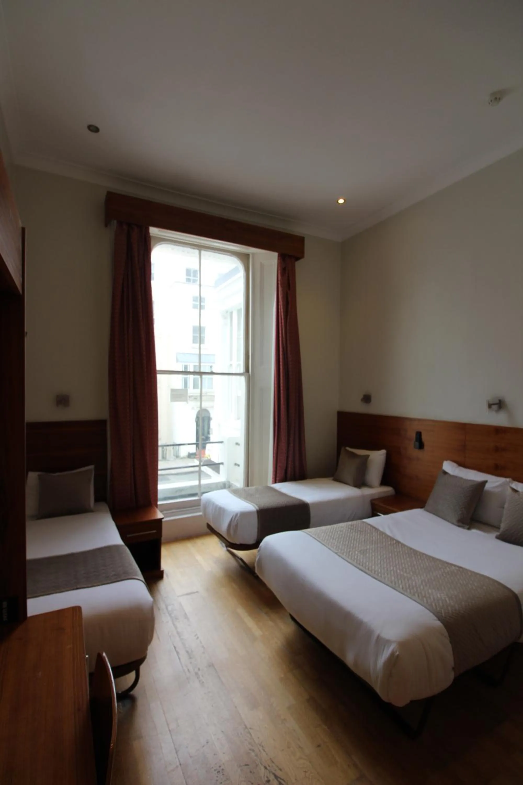 Bed in Wedgewood Hotel