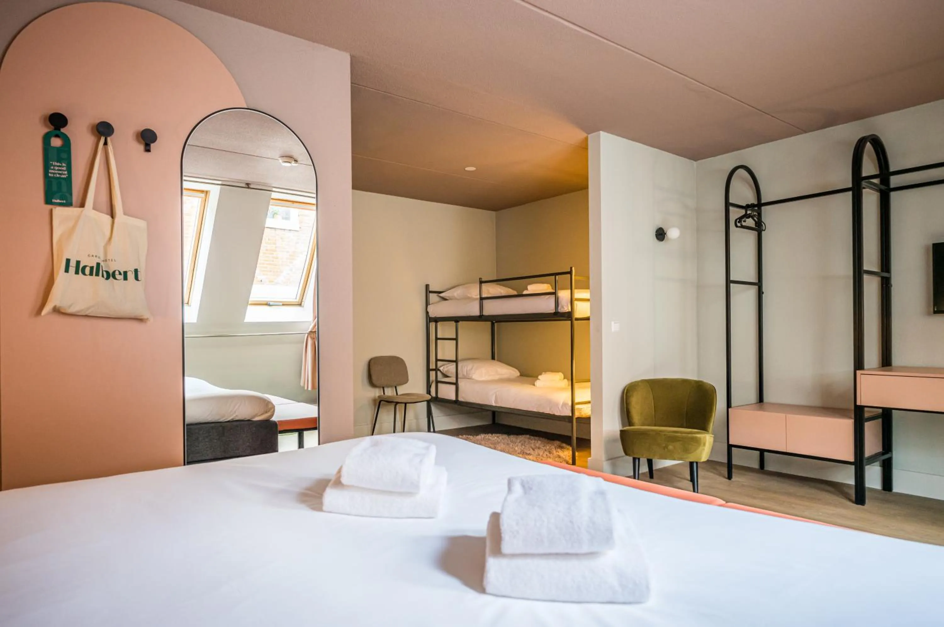 Bedroom, Bed in Hotel Halbert