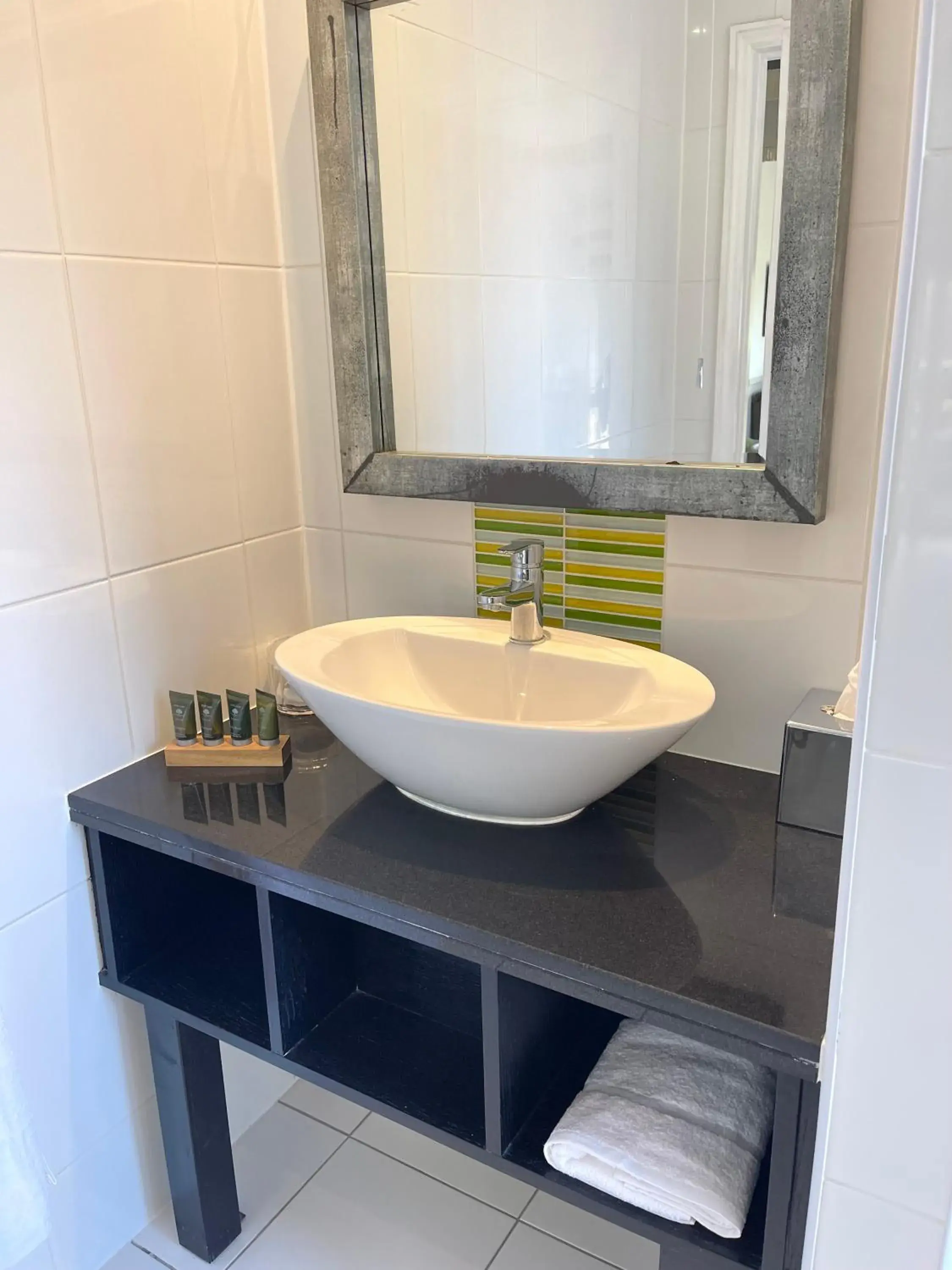 Deluxe Double Room with Balcony in Arrandale Lodge Deluxe Double Room with Balcony in Arrandale Lodge