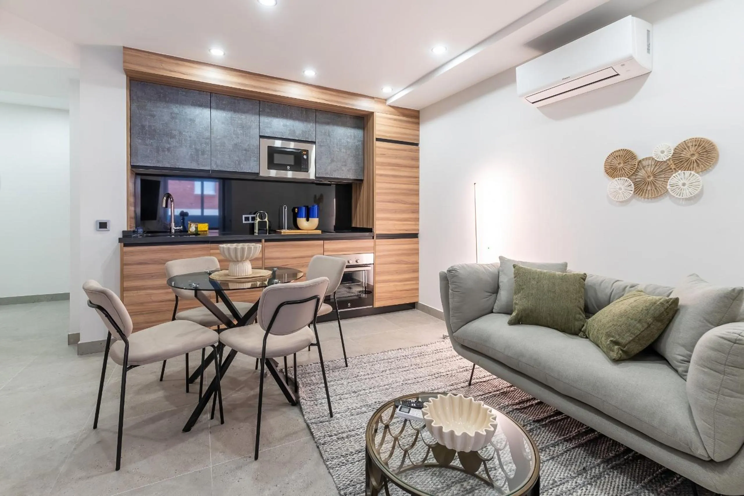 Dining area in Housing Muelle Uno by SharingCo