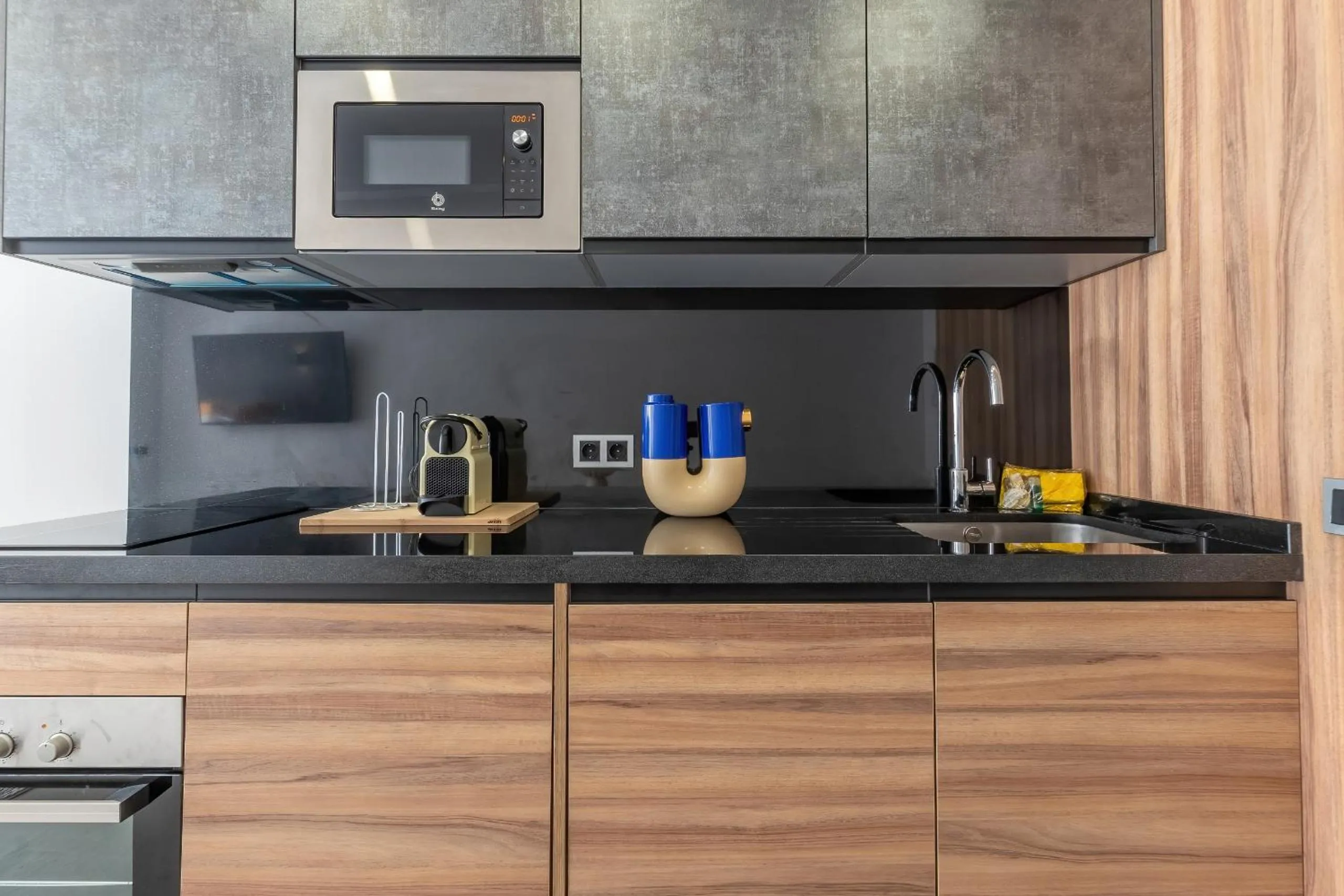 Kitchen or kitchenette in Housing Muelle Uno by SharingCo