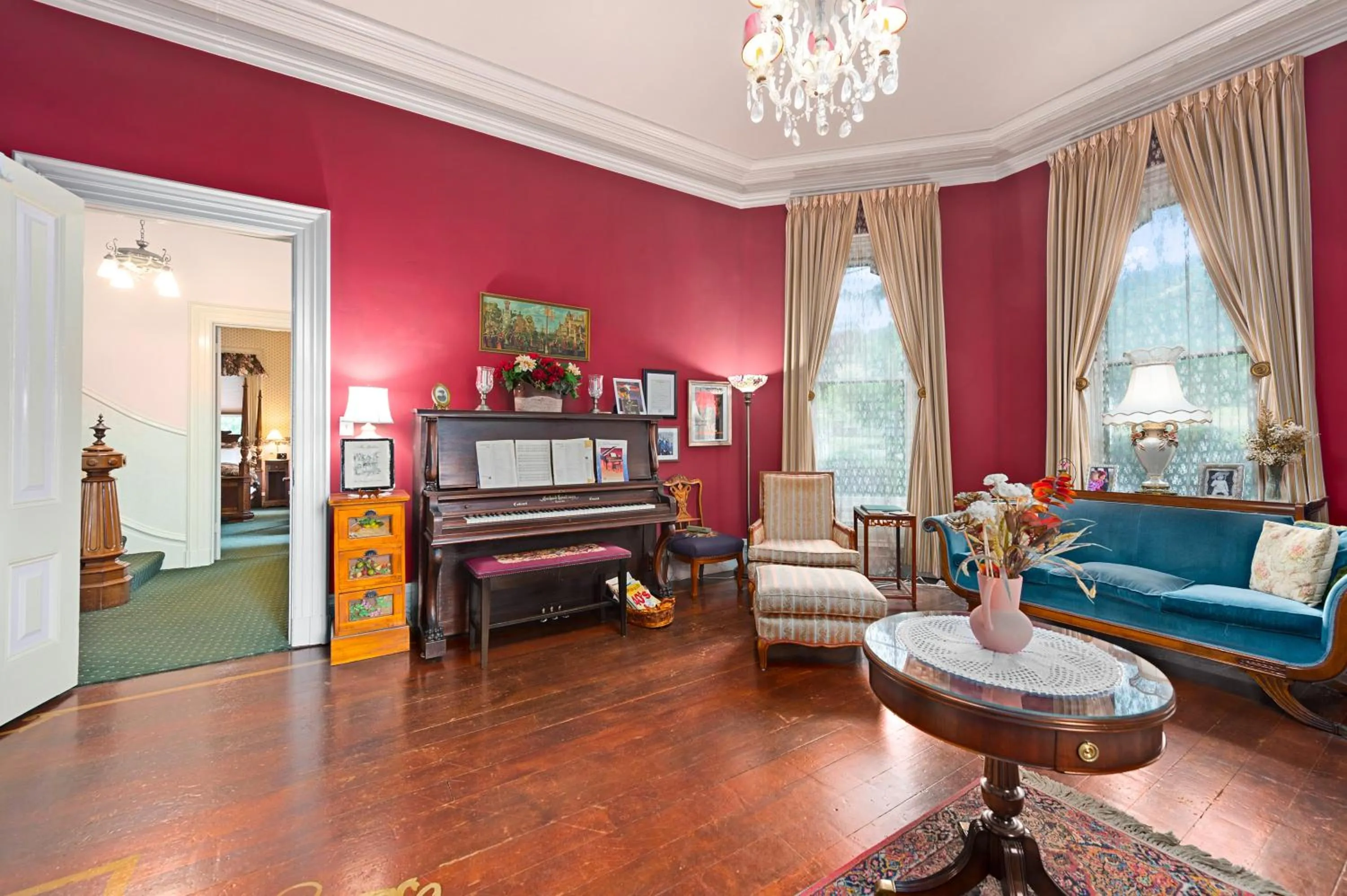 Seating area in The Gables Wine Country Inn
