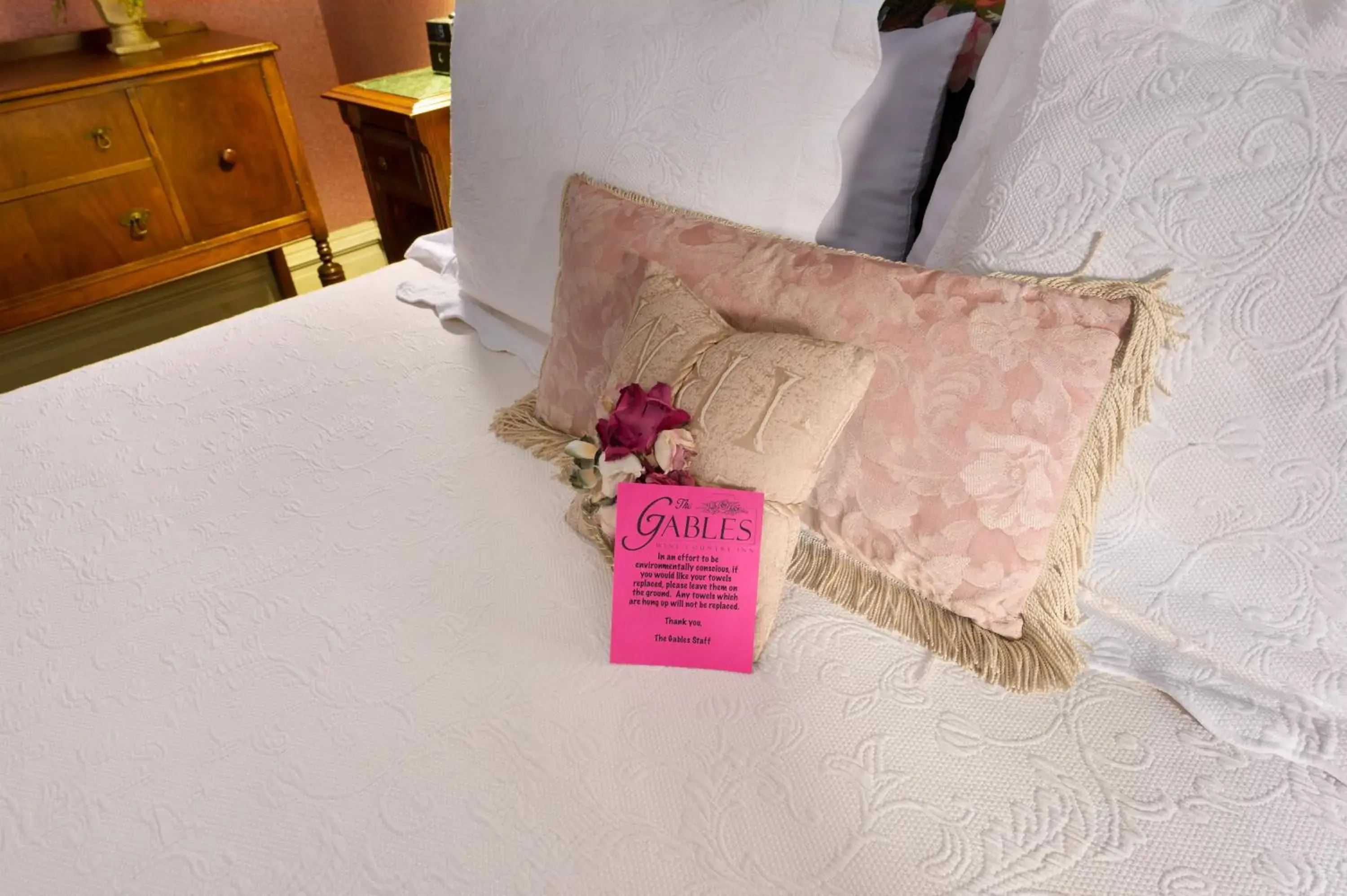 Superior King Room - single occupancy in The Gables Wine Country Inn Superior King Room - single occupancy in The Gables Wine Country Inn