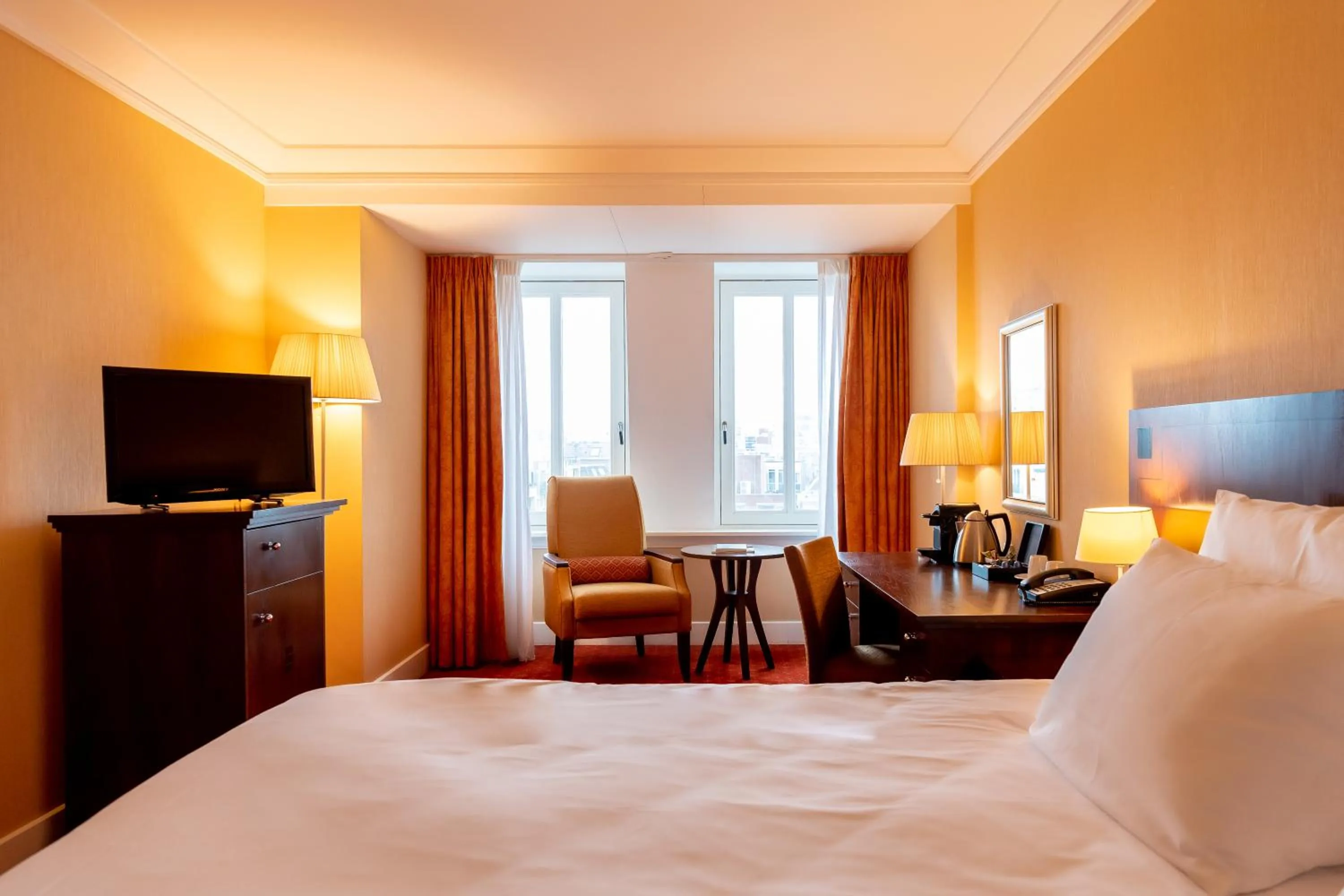 Bedroom, Bed in Van der Valk Palace Hotel Noordwijk