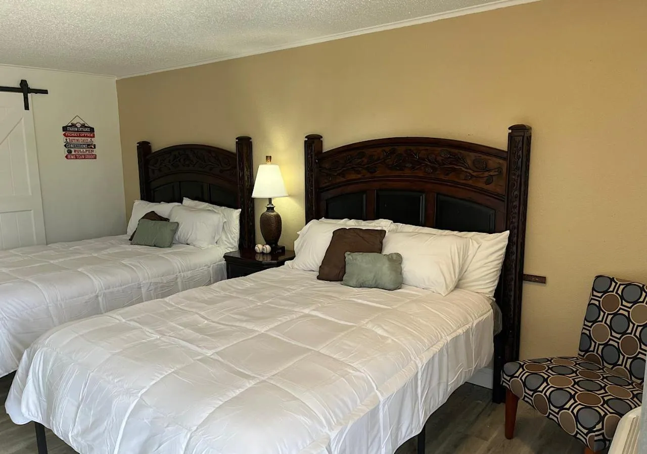Bed in Ballparks Inn