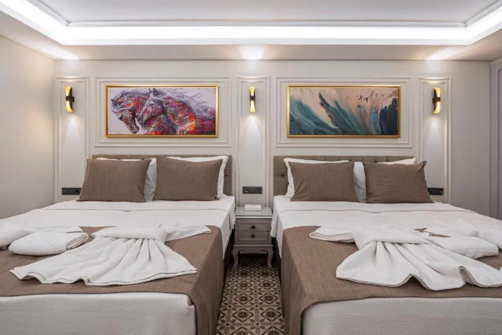 Bedroom, Bed in Pera Luna Premium Hotel