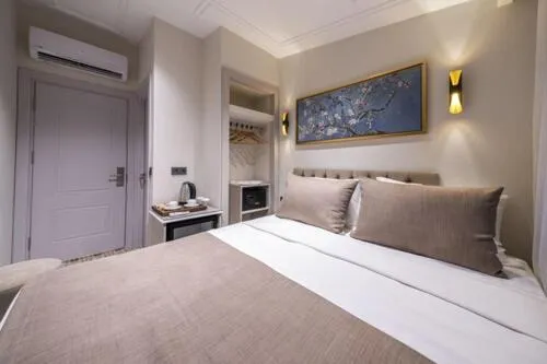 Bedroom, Bed in Pera Luna Premium Hotel