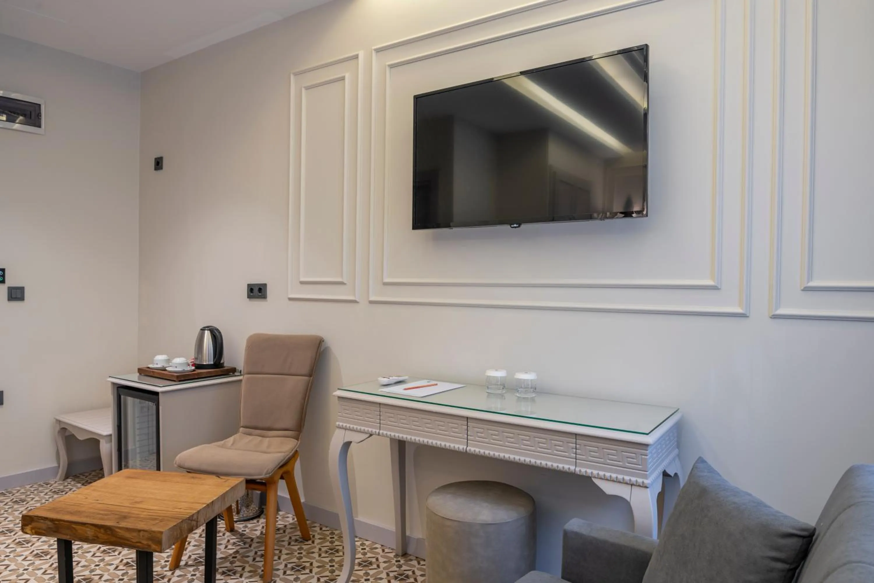 TV and multimedia in Pera Luna Premium Hotel