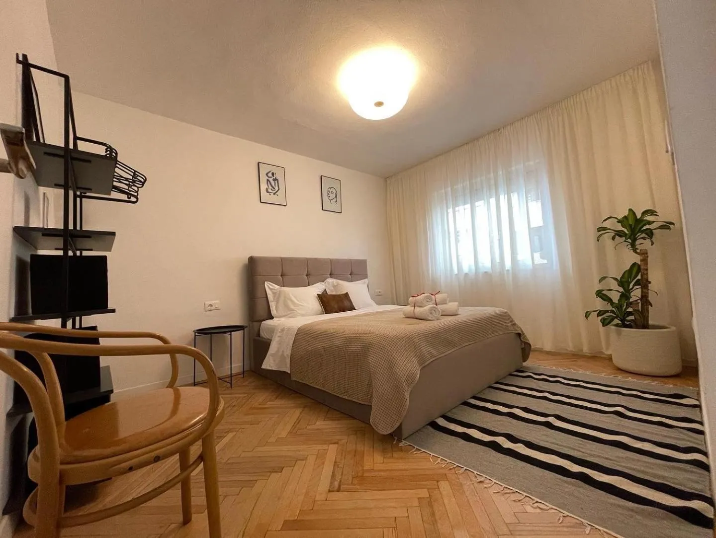 Bedroom, Bed in Myslym Shyri's Apartments