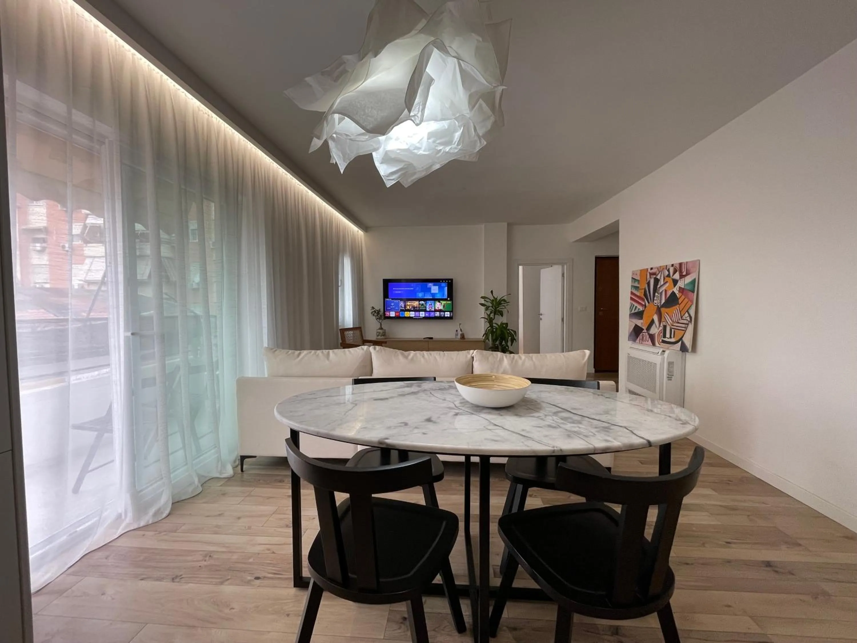 TV and multimedia in Myslym Shyri's Apartments