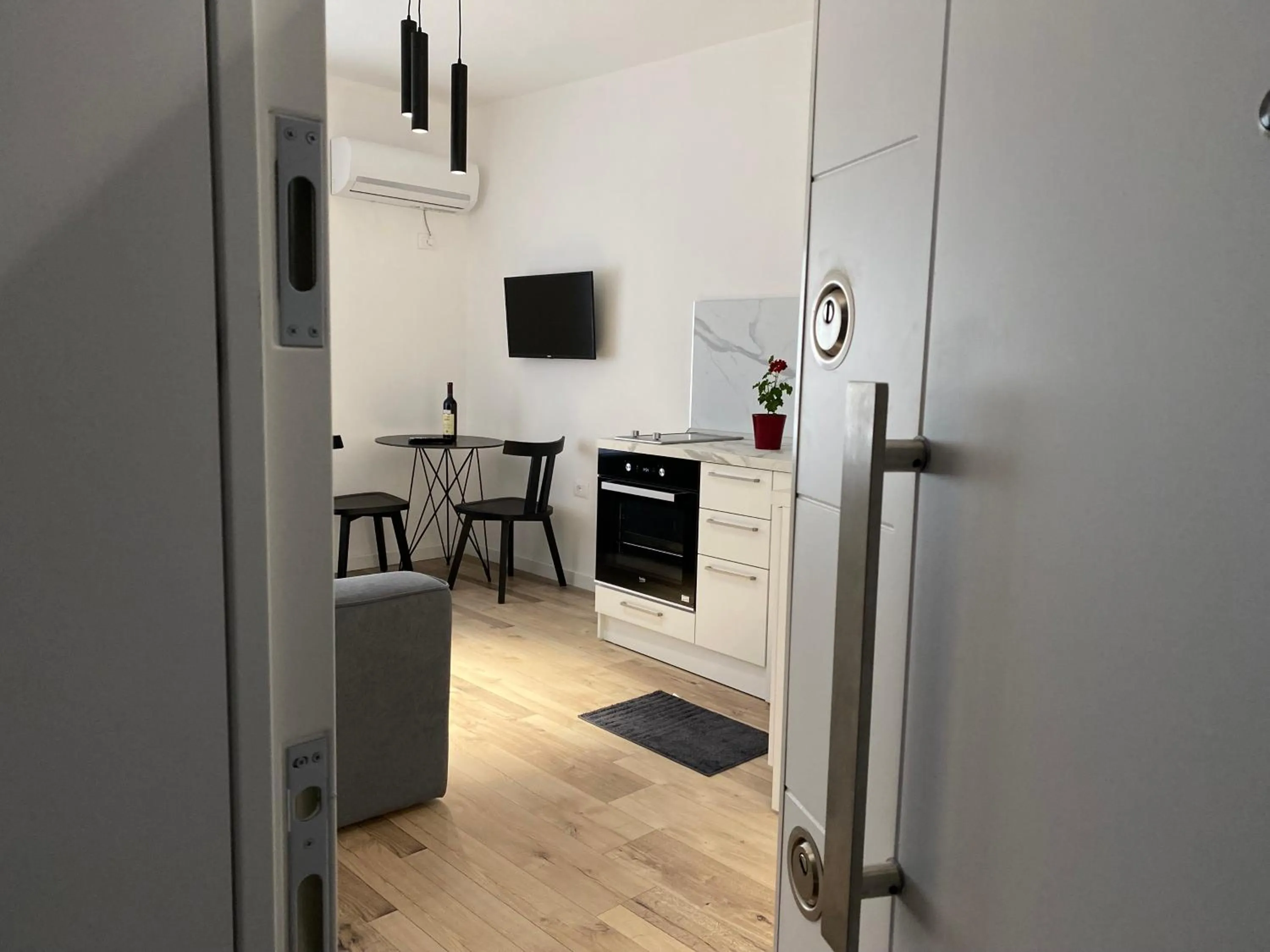 TV and multimedia in Myslym Shyri's Apartments