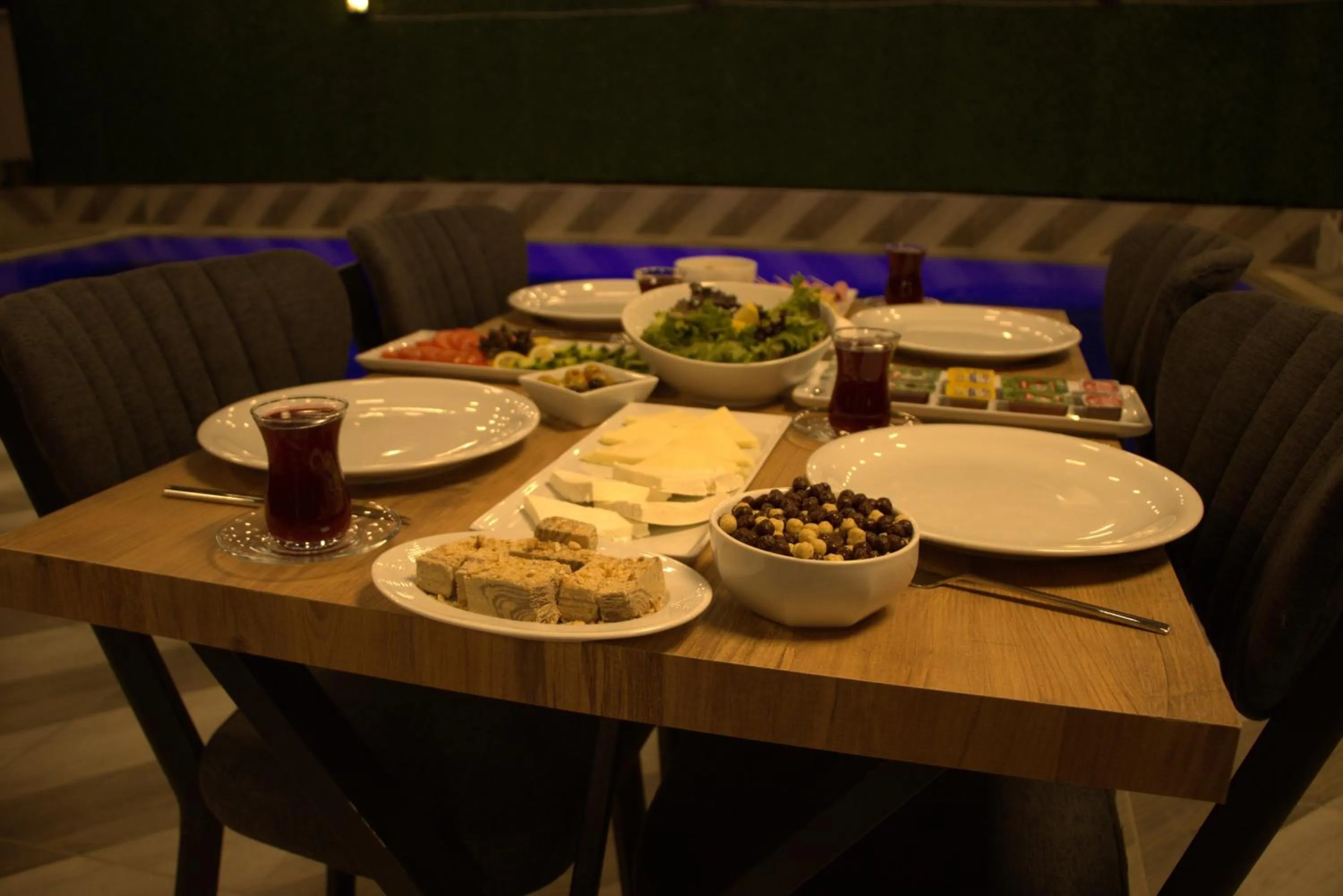 Breakfast in Orange Owl Hotel