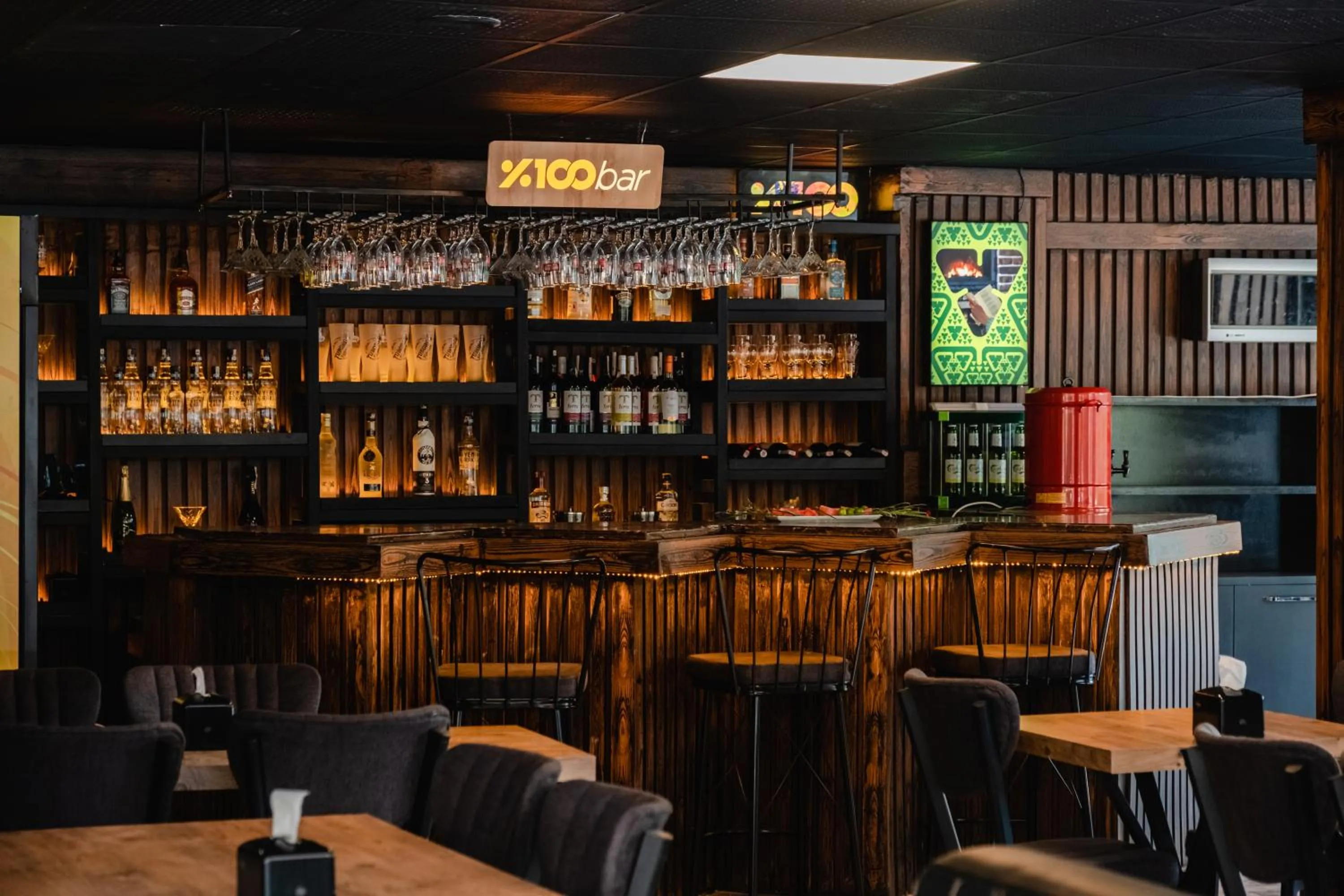 Lounge or bar, Lounge/Bar in Orange Owl Hotel