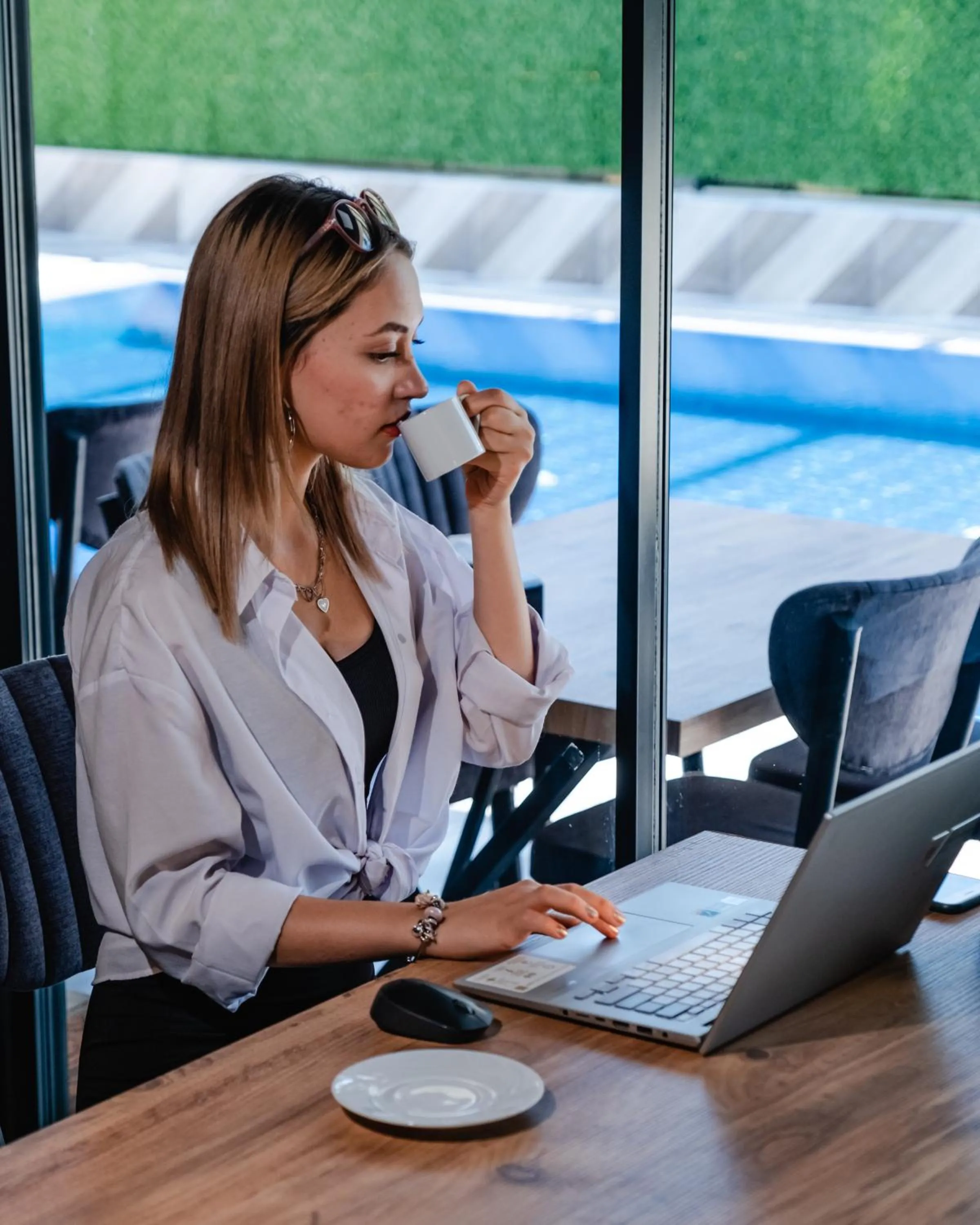Coffee/tea facilities, Swimming Pool in Orange Owl Hotel