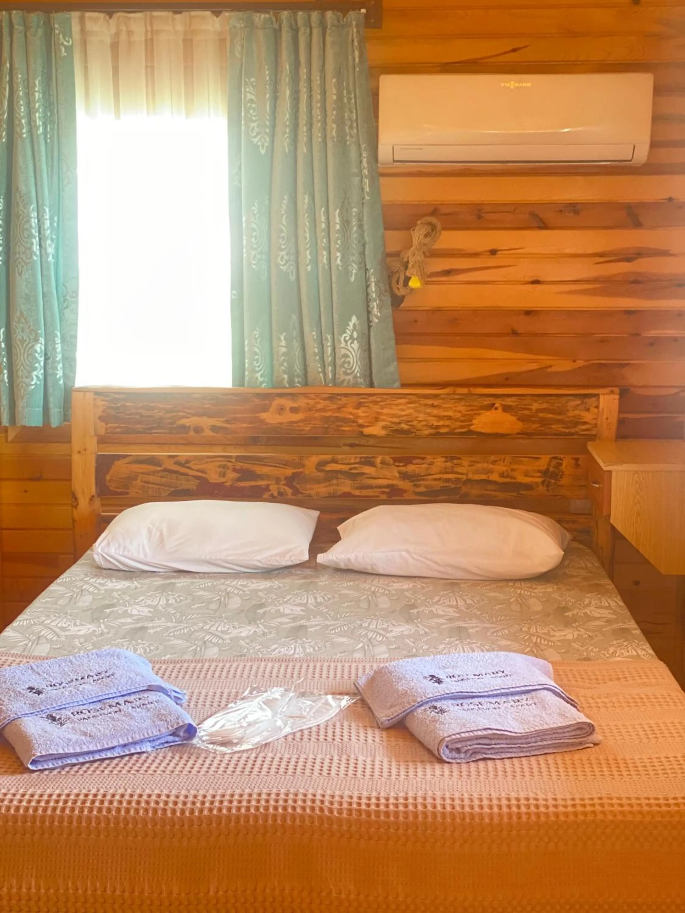 Bed in Rosemary Pansiyon