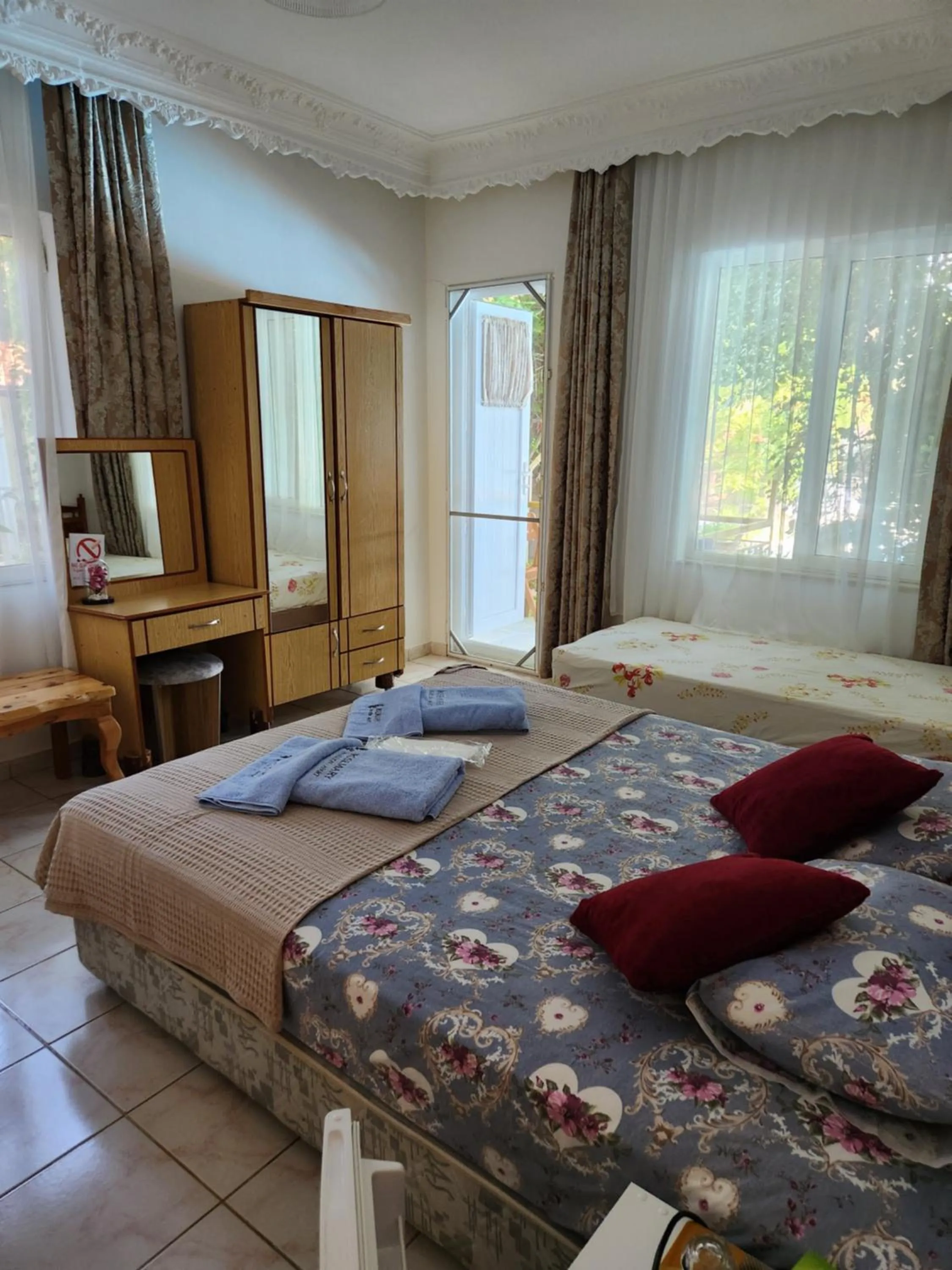 Bed in Rosemary Pansiyon