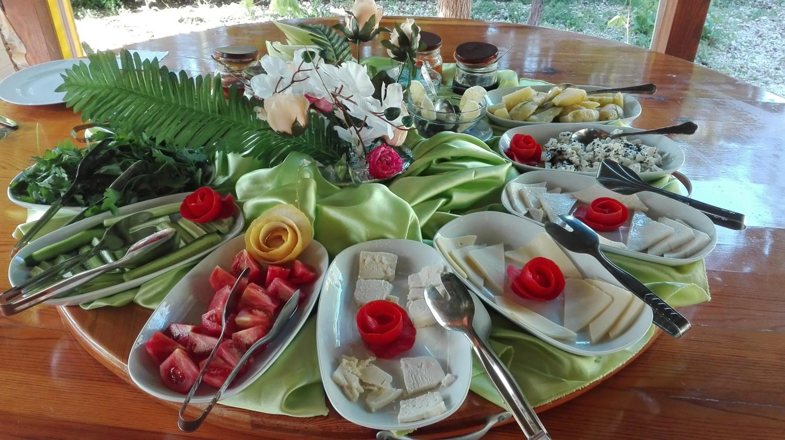 Restaurant/places to eat in Rosemary Pansiyon