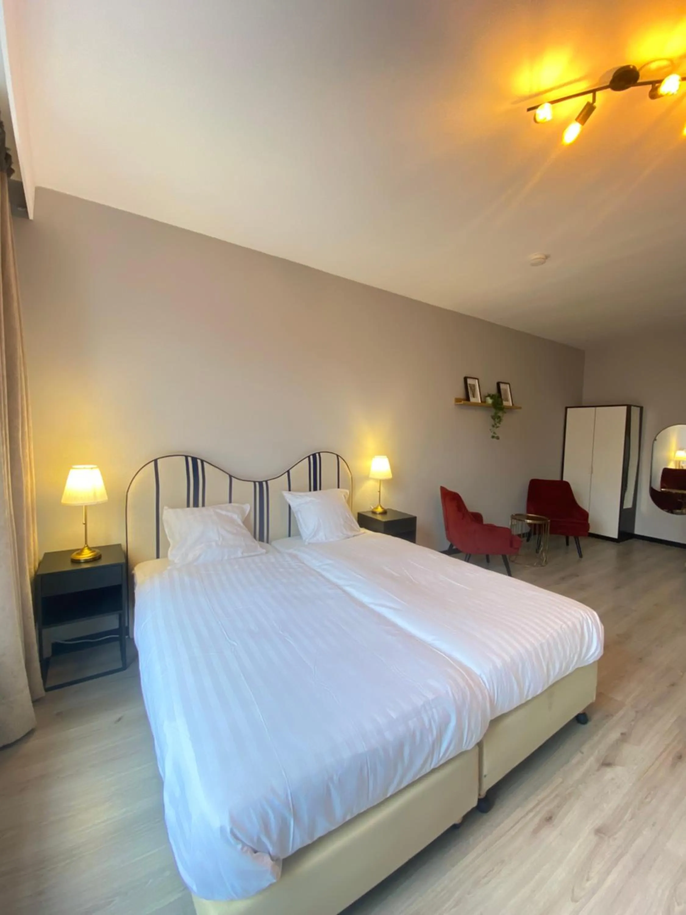 Bed in Hotel Bridges House - Delft City Centre