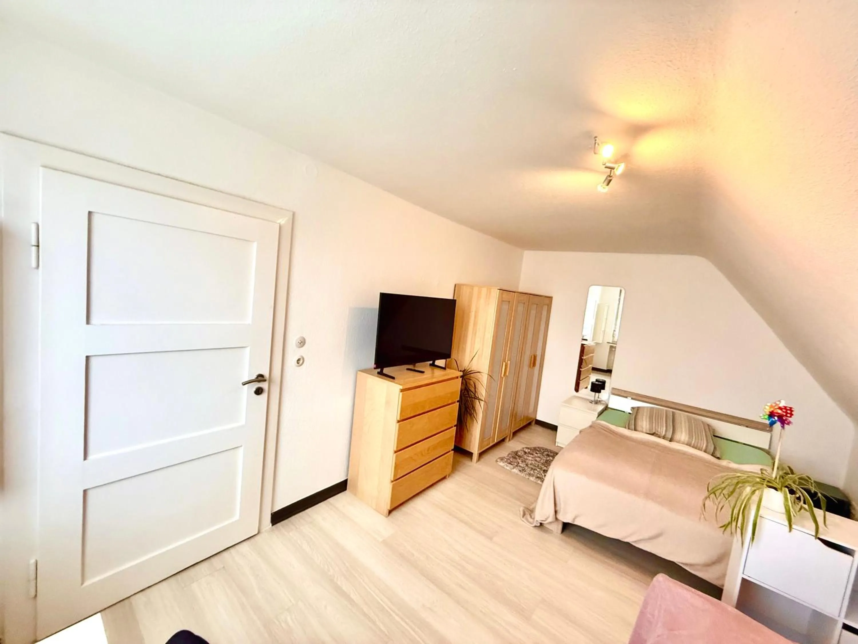 Bed in RobinsHomes-Weddel