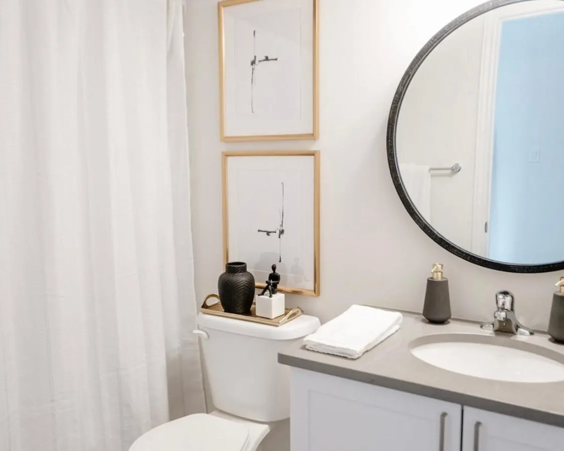 Modern and Bright Luxury Home Centrally Located in Toronto’s GTA