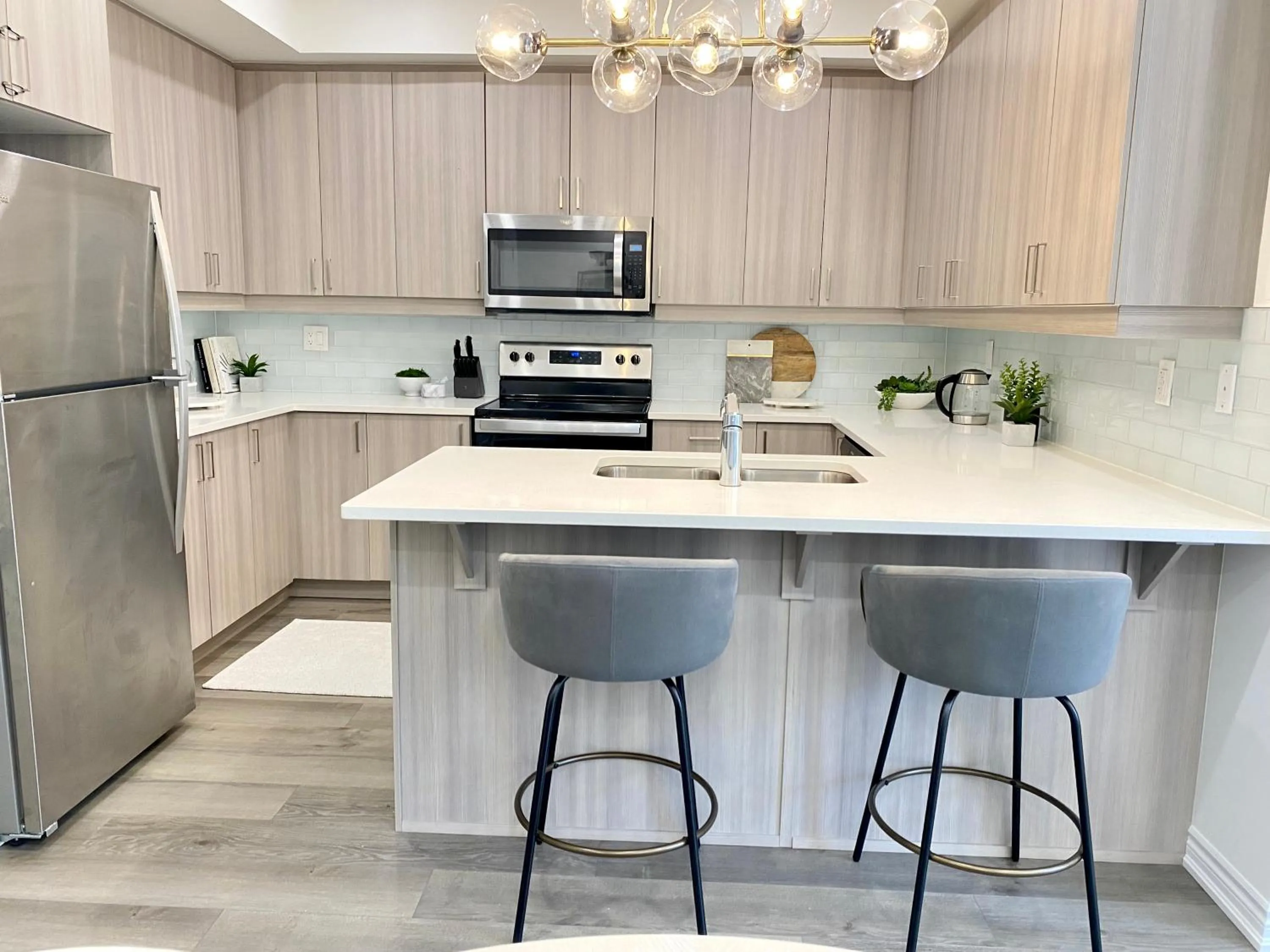 Modern and Bright Luxury Home Centrally Located in Toronto’s GTA