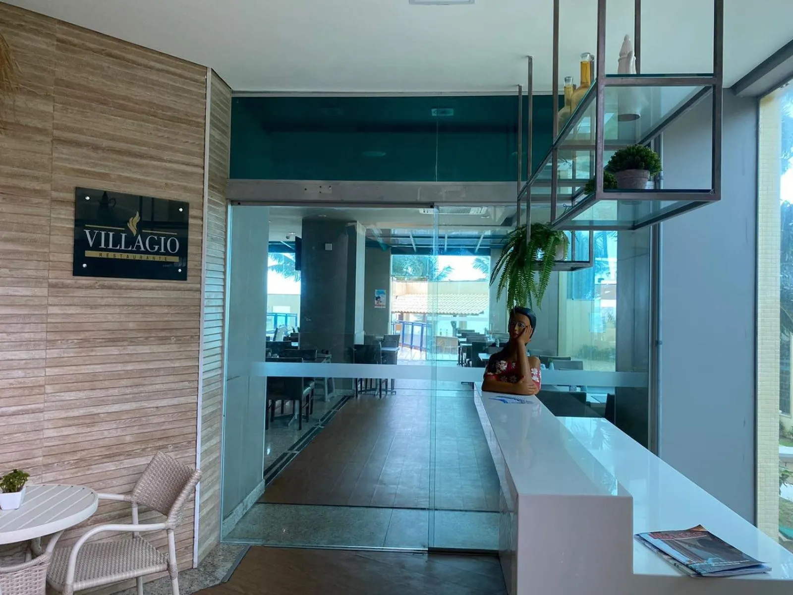 Restaurant/places to eat in Flat Beira Mar Piedade