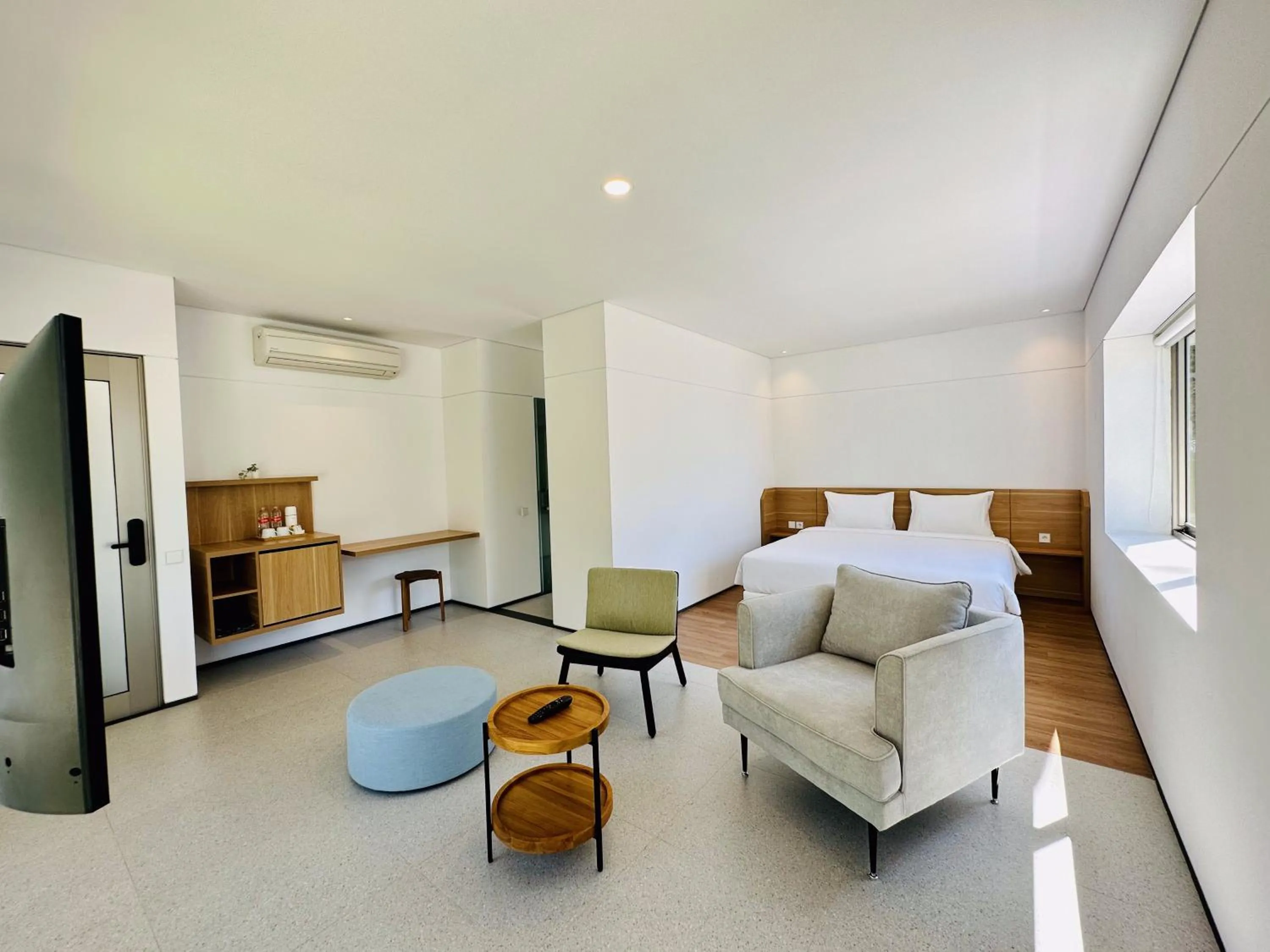 Living room, Bed in Bungalow Homes