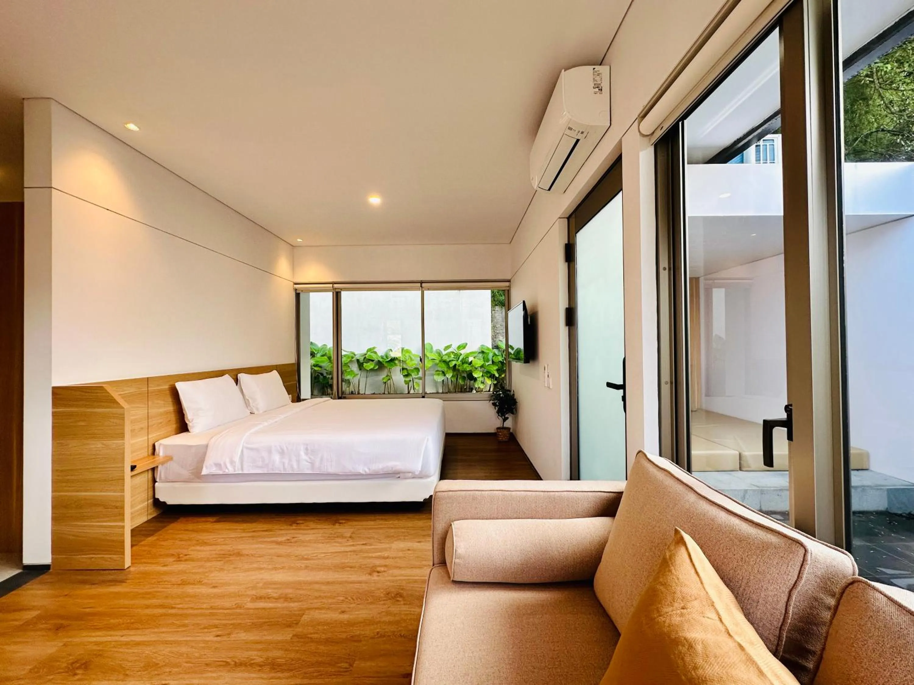 Photo of the whole room, Bed in Bungalow Homes