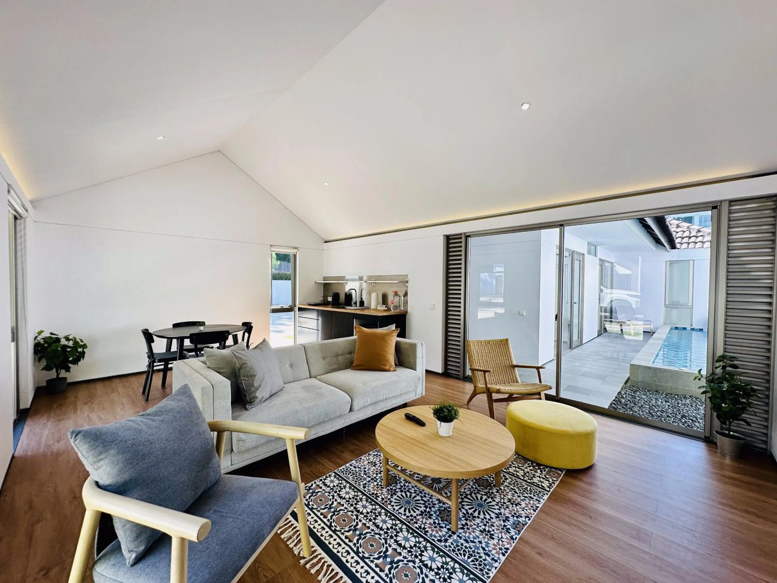 Kitchen or kitchenette in Bungalow Homes