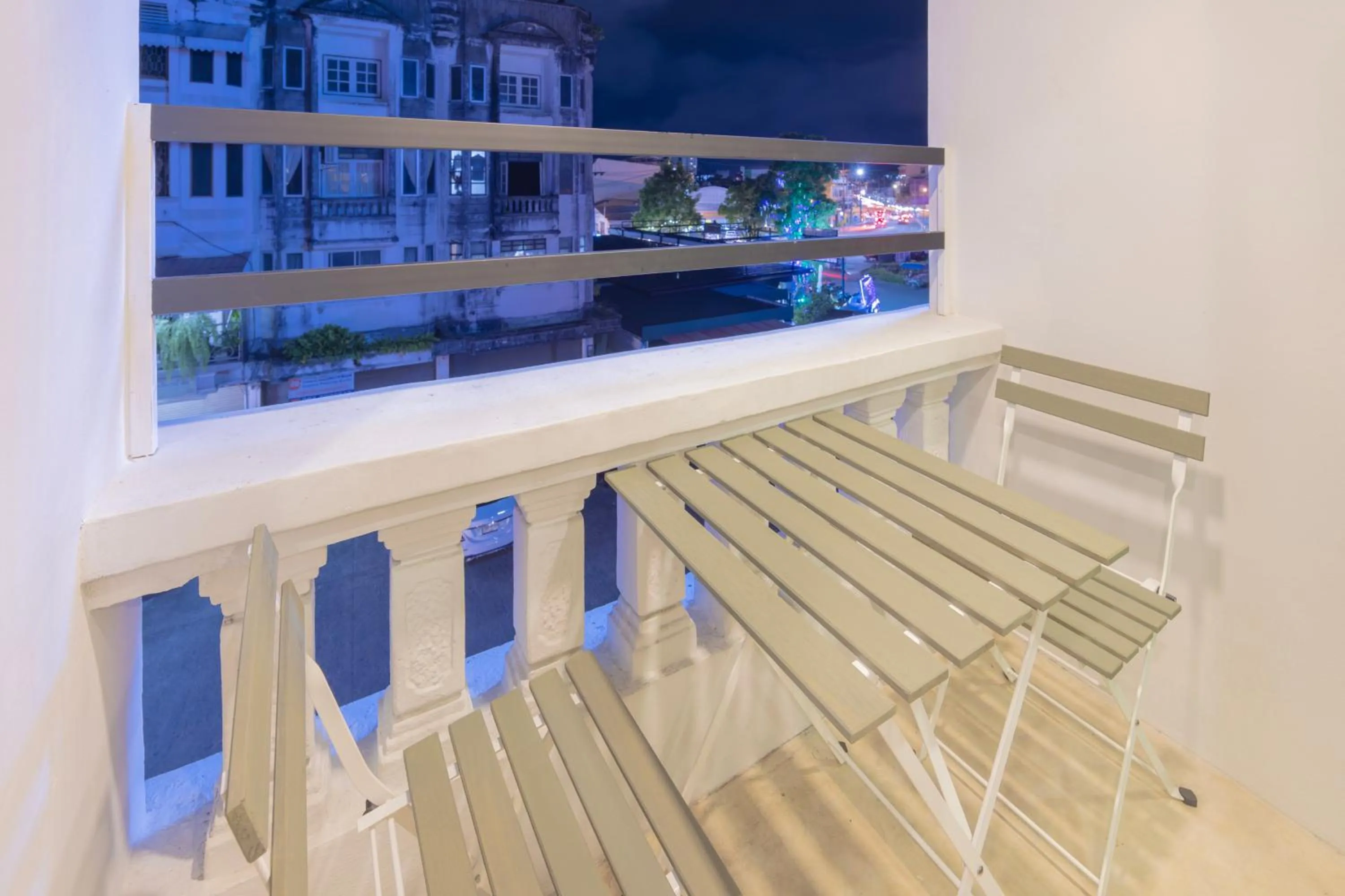 Night in Chamemon Bed Phuket Town