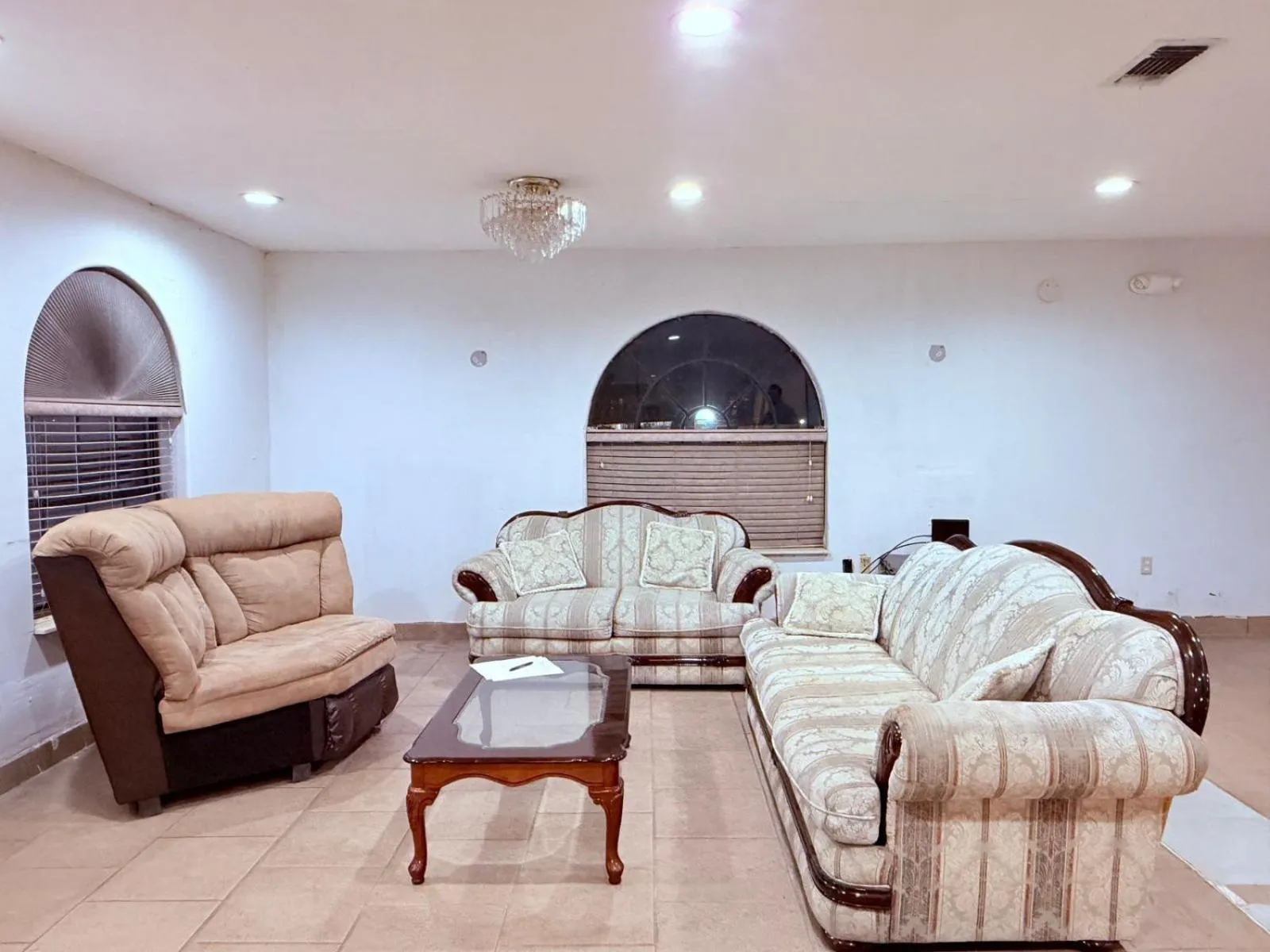 Seating area in Executive Inn & Suites Lufkin US 59