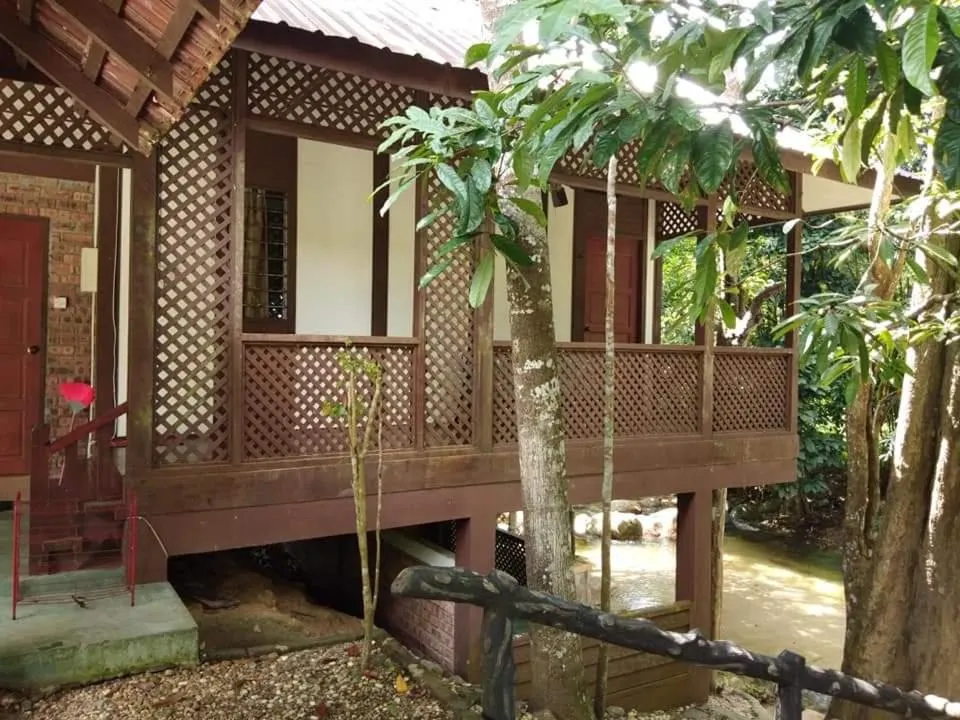 D'Impiana Riverview Chalet # Lenggong