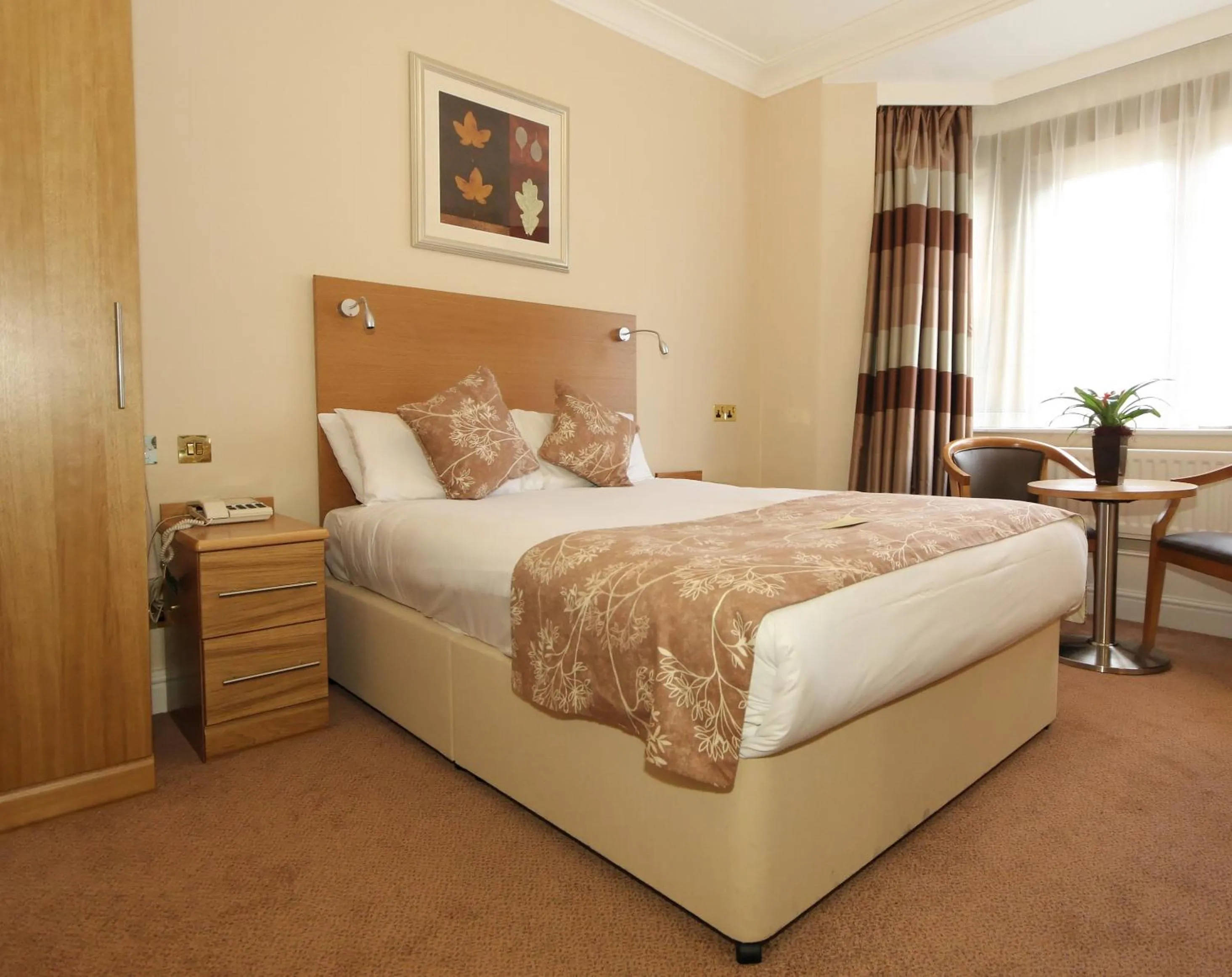 Bedroom, Bed in Weetwood Hall Estate