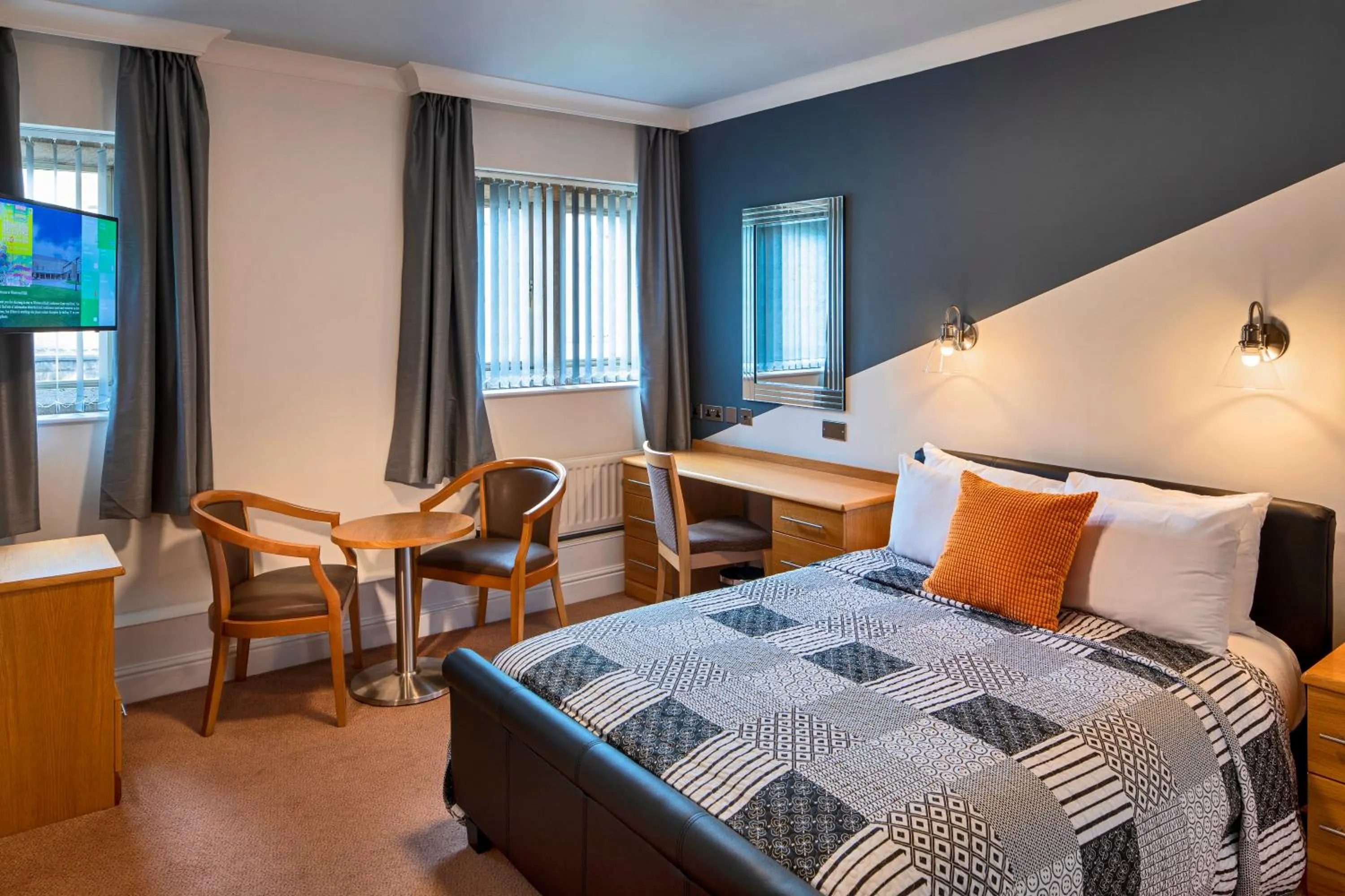 Bedroom, Bed in Weetwood Hall Estate