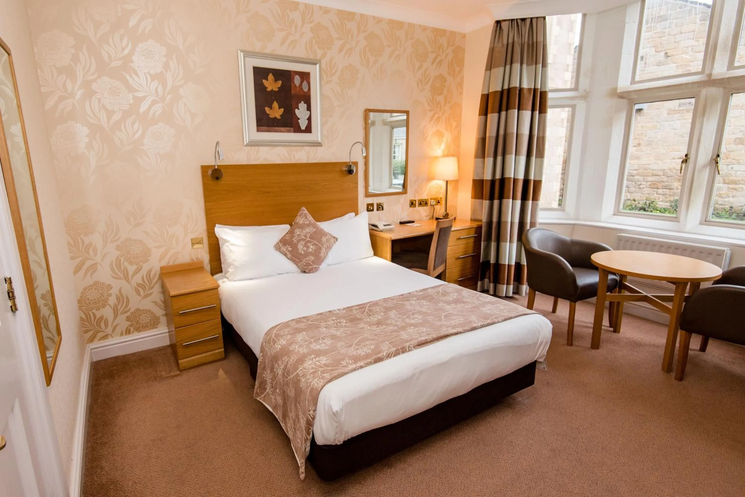 Photo of the whole room, Bed in Weetwood Hall Estate