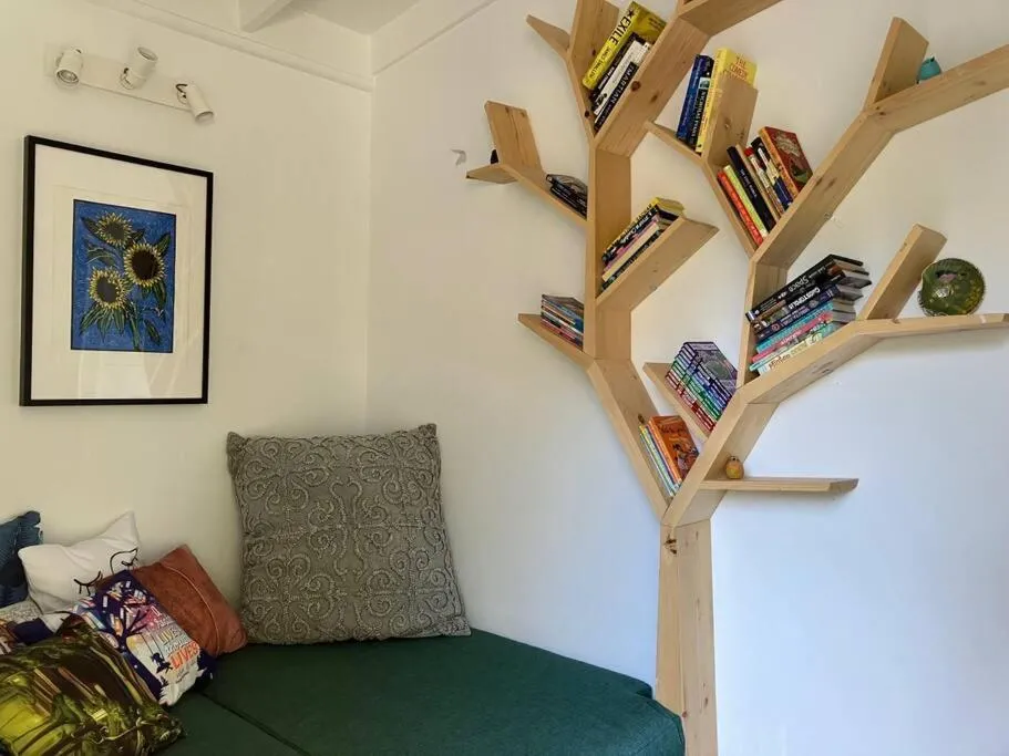 Library in Sunflower House, a cozy cabin at Lake Wentworth